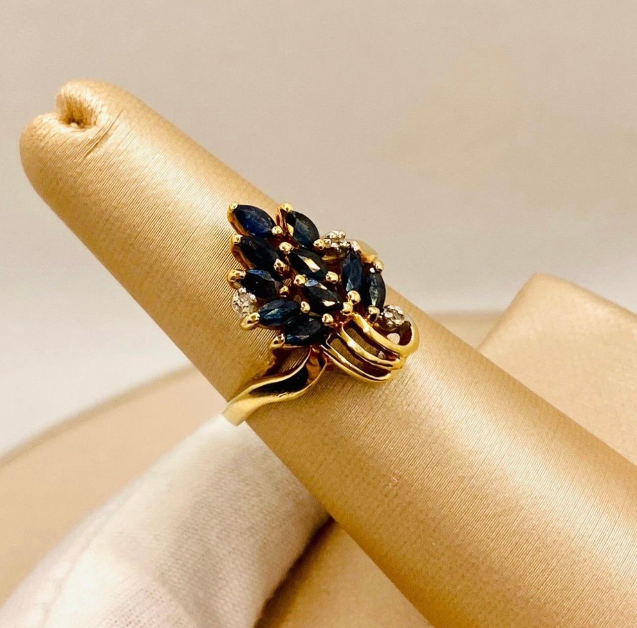 Vintage 10k Yellow Gold Blue Sapphire & Diamond Cocktail Ring
