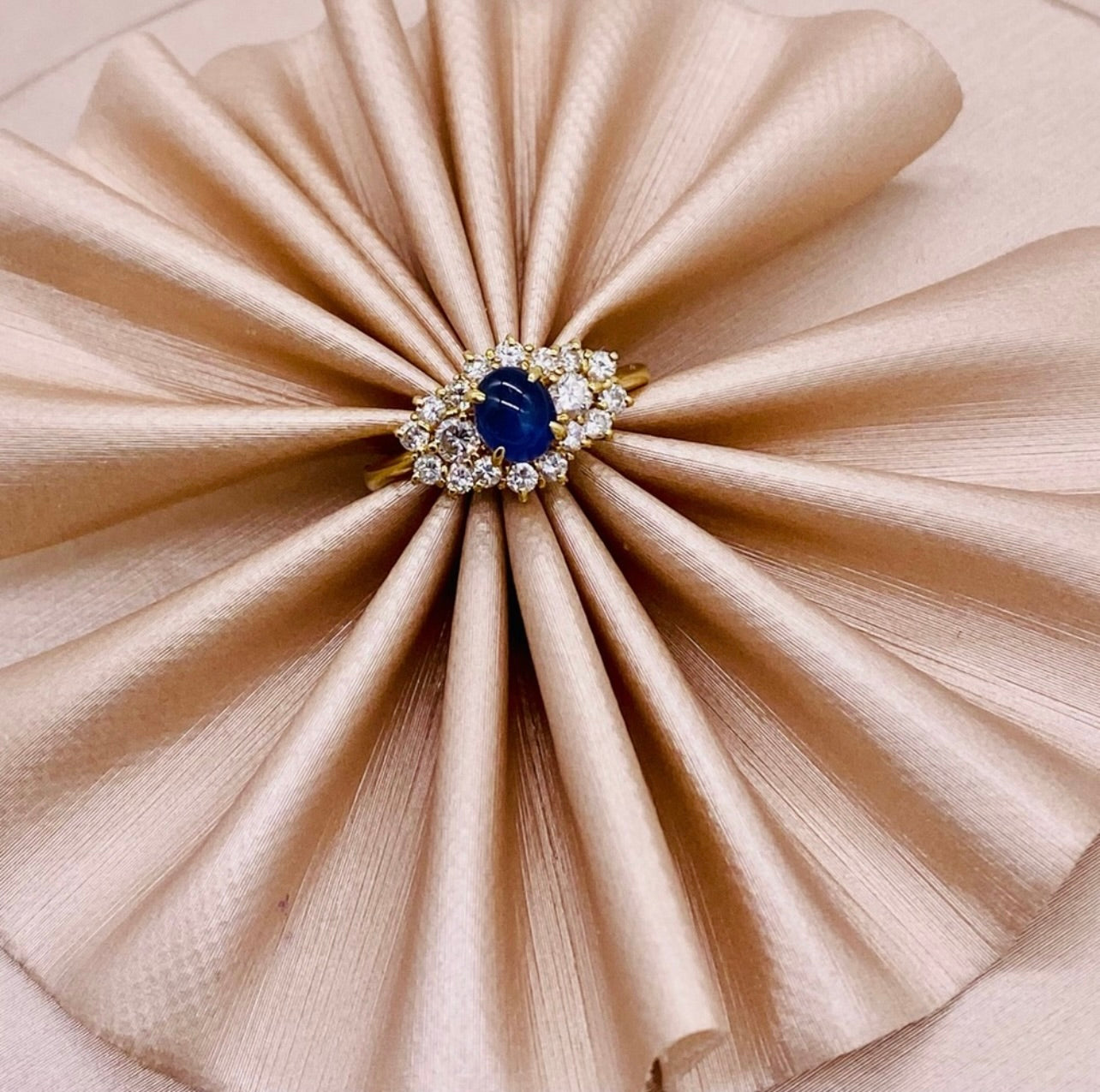 18k Yellow Gold Natural Star Sapphire & Diamond Ring