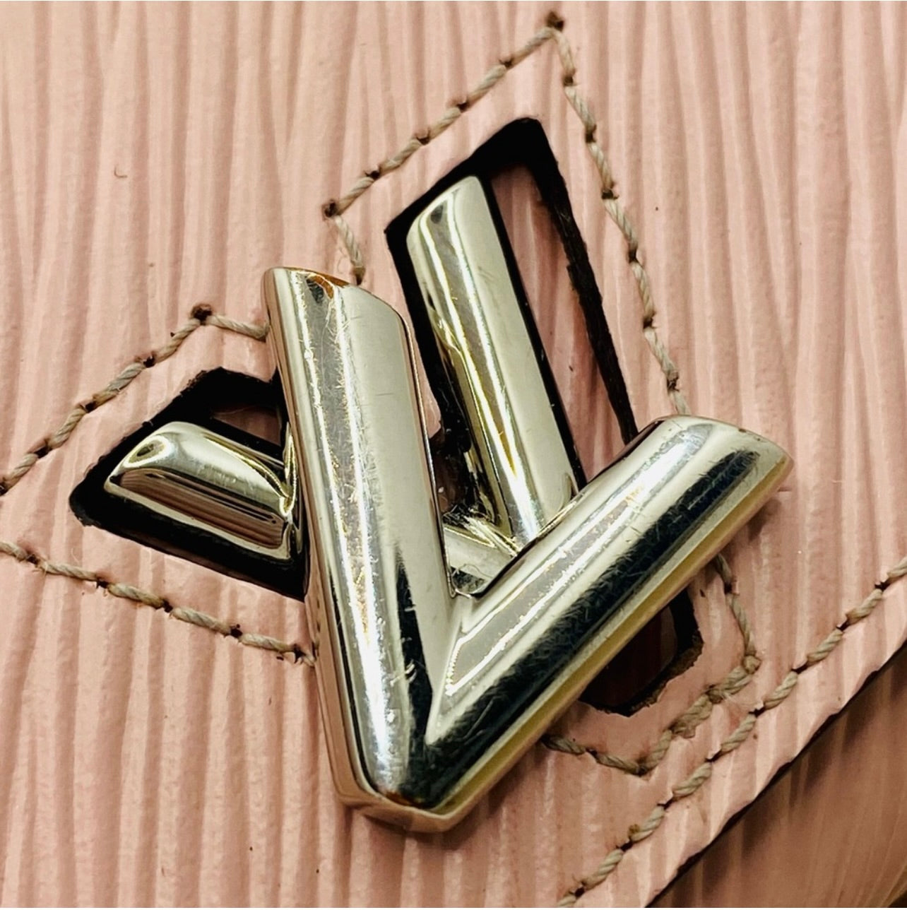 Louis Vuitton Rose Ballerine Epi Leather Twist XS Wallet