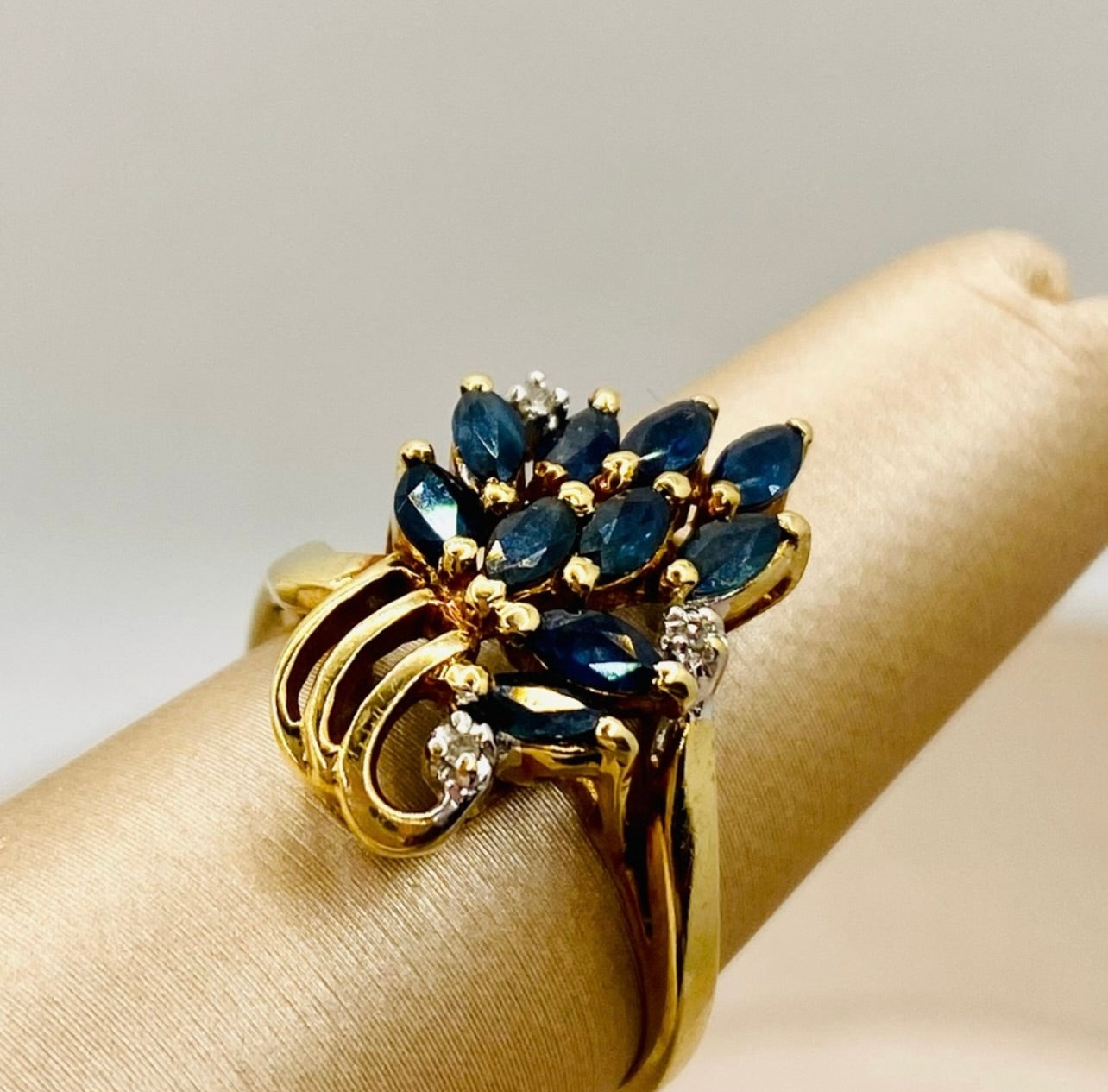 Vintage 10k Yellow Gold Blue Sapphire & Diamond Cocktail Ring