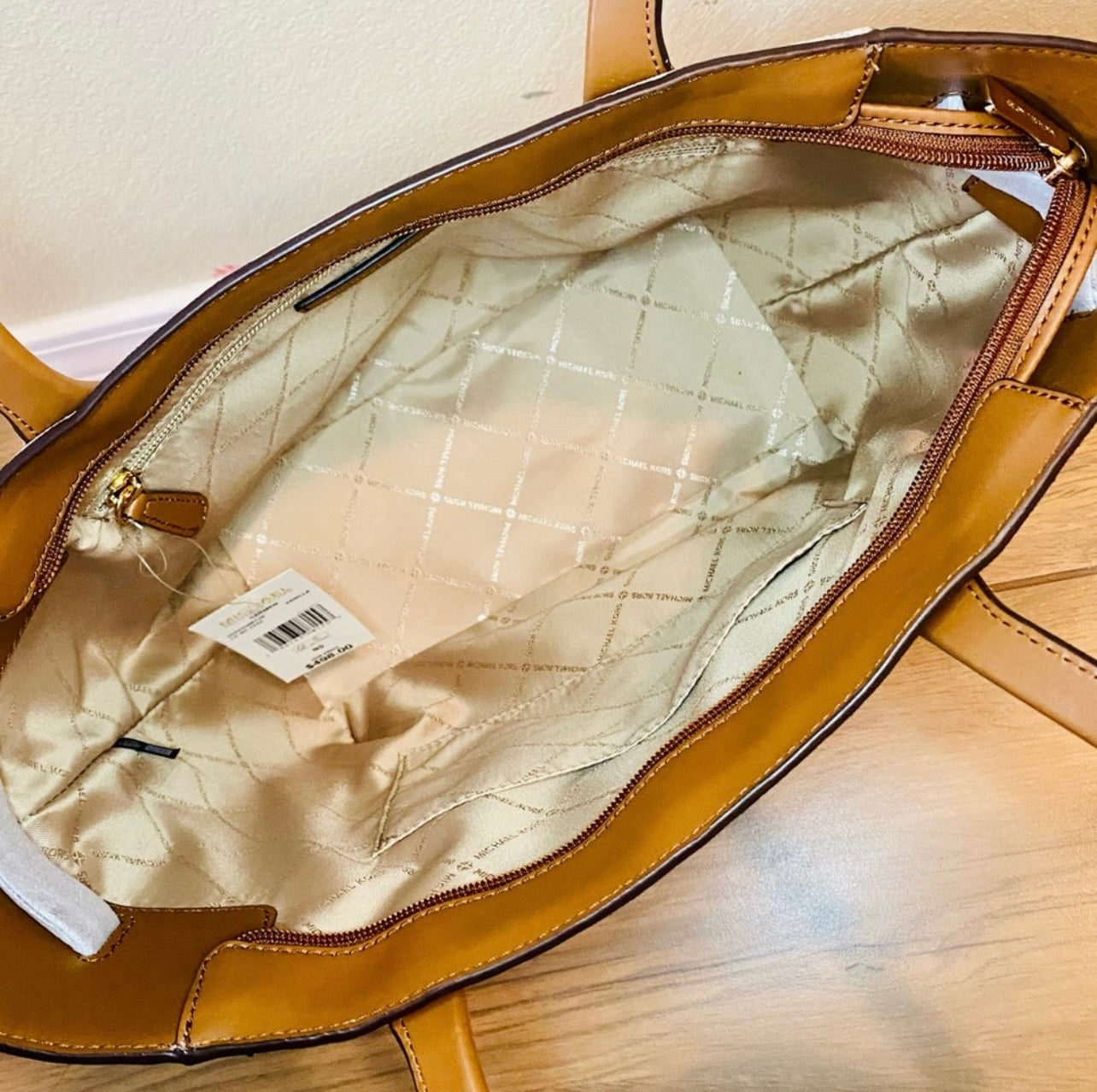 New Michael Kors Vanilla MK Signature Large Carmen Logo Tote