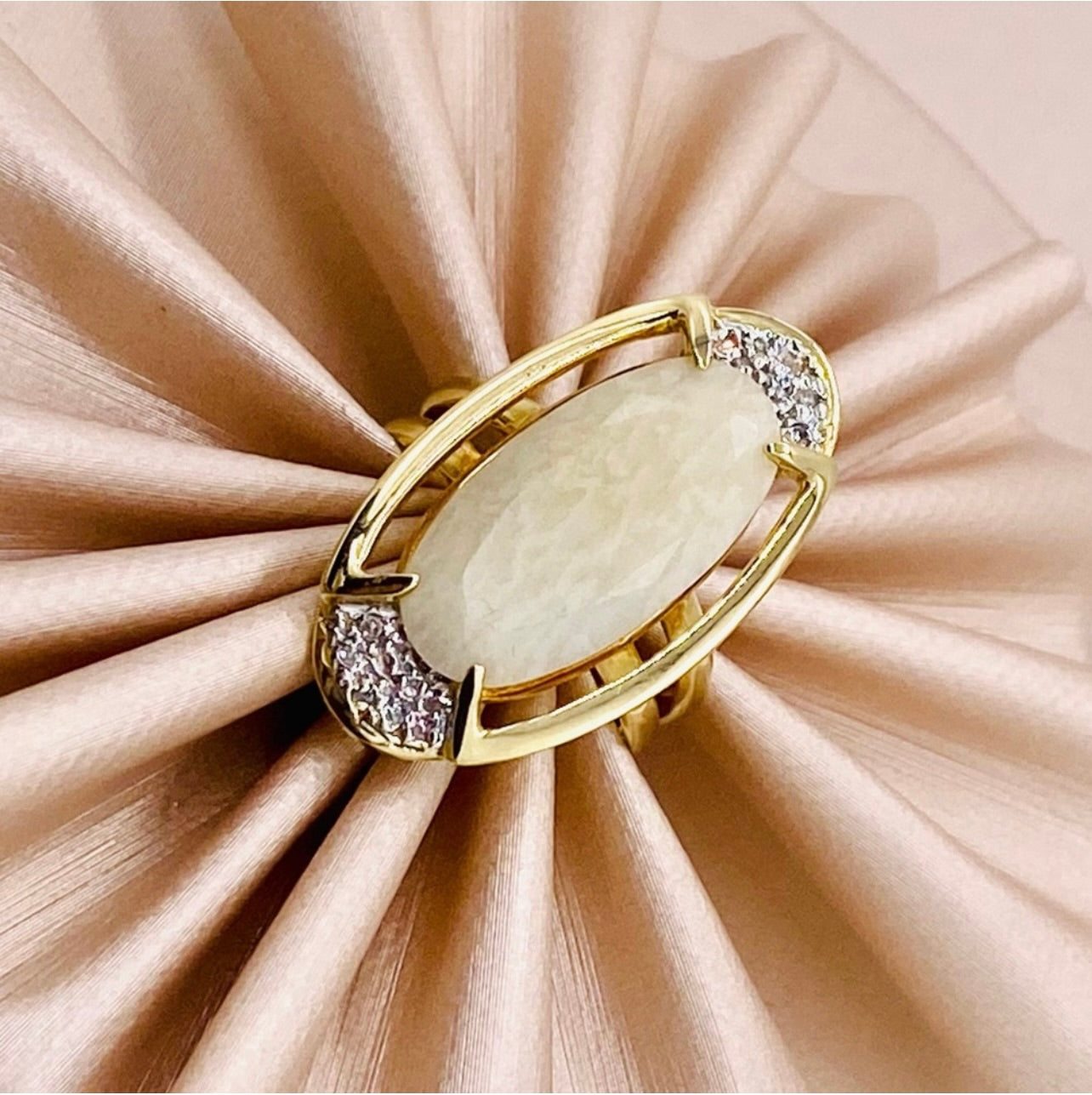 Vintage 18k Yellow Gold Rose Quartz & Diamond Cocktail Ring