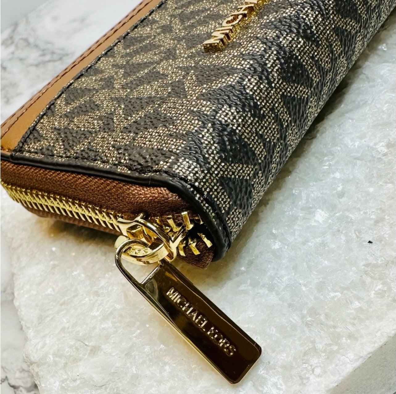New Michael Kors Jet Set Travel Medium Zip Around Card Case Zip Around Wallet