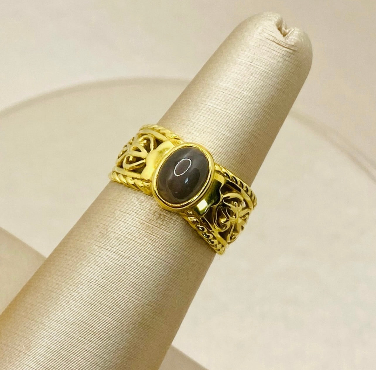 Vintage 18k Yellow Gold Large Tiger's Eye Cabochon Ring