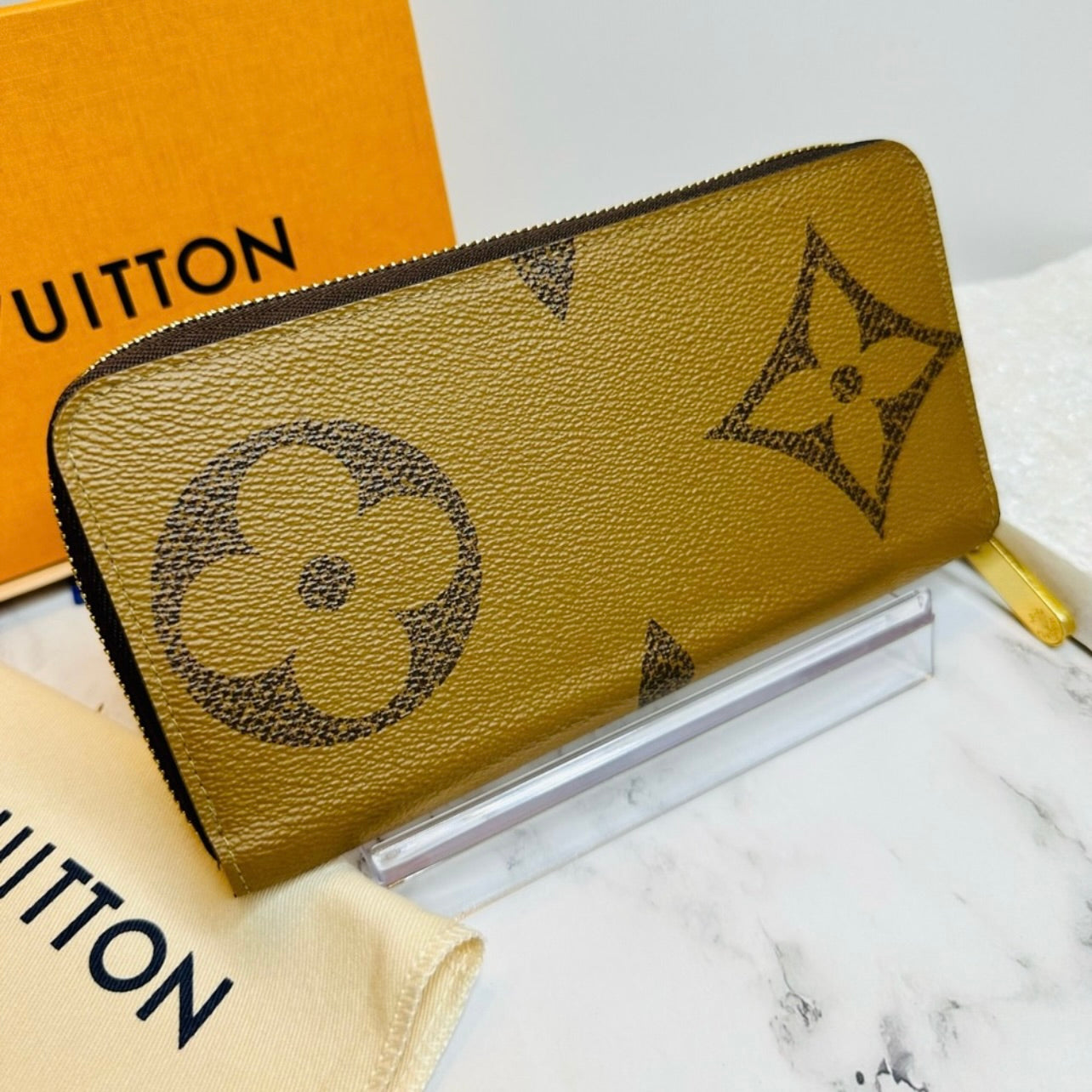 Louis Vuitton Reverse Monogram Giant Pattern Zippy Wallet