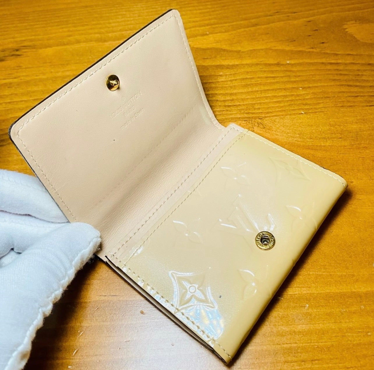 Louis Vuitton Cream Envelope Carte de Visite Monogram Vernis Wallet