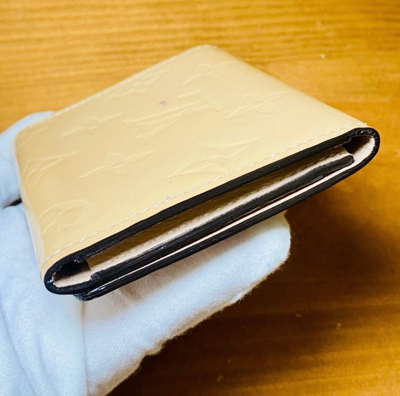 Louis Vuitton Cream Envelope Carte de Visite Monogram Vernis Wallet