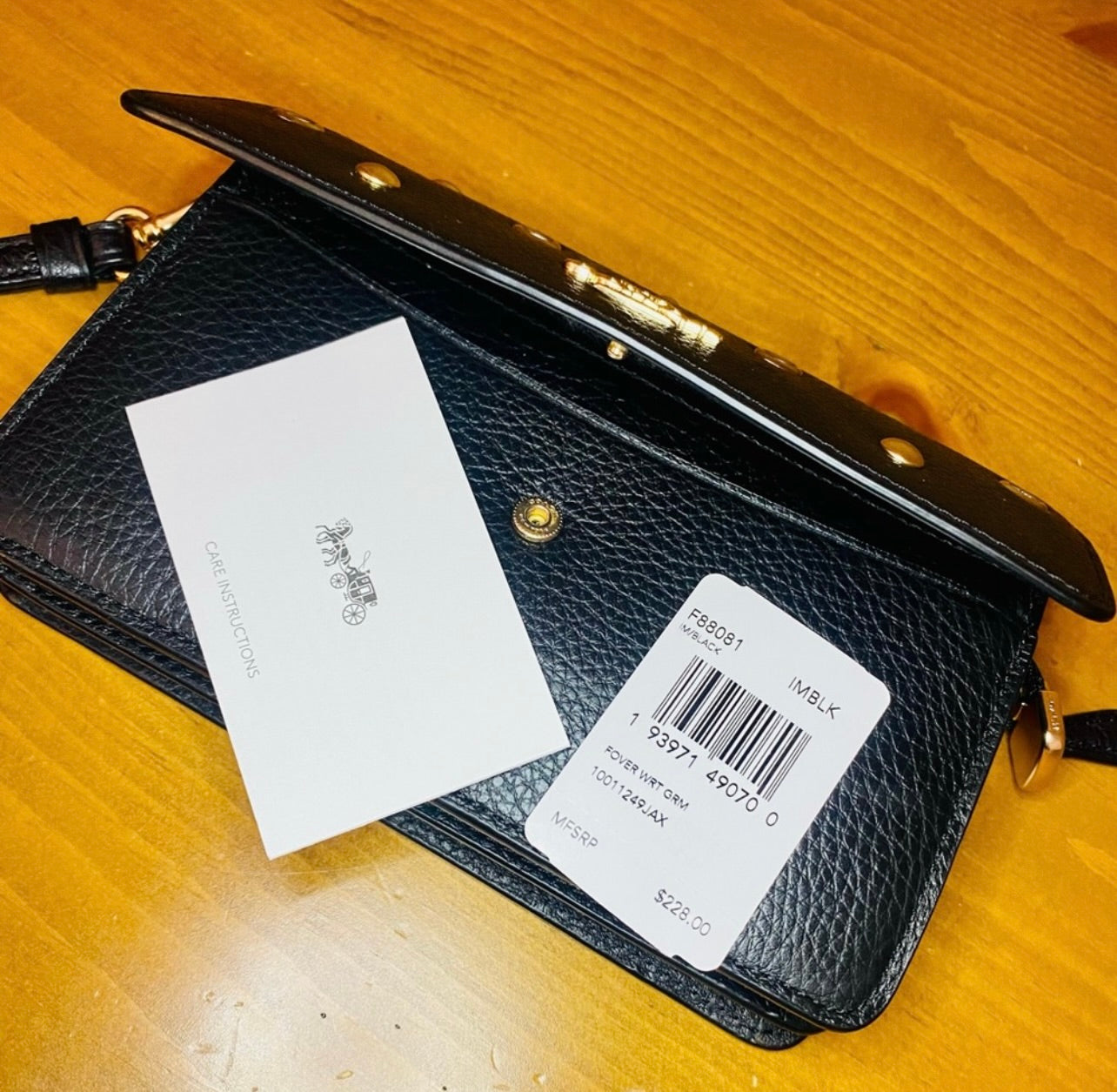 New Coach Black Pebbled Leather Foldover Wristlet Clutch w/ Gold & Silver Grommets