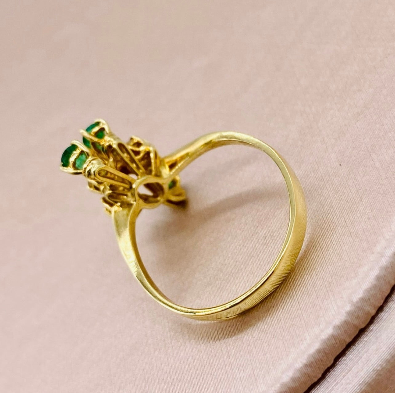 18k Yellow Gold Antique Diamond & Emerald Cluster Flower Ring
