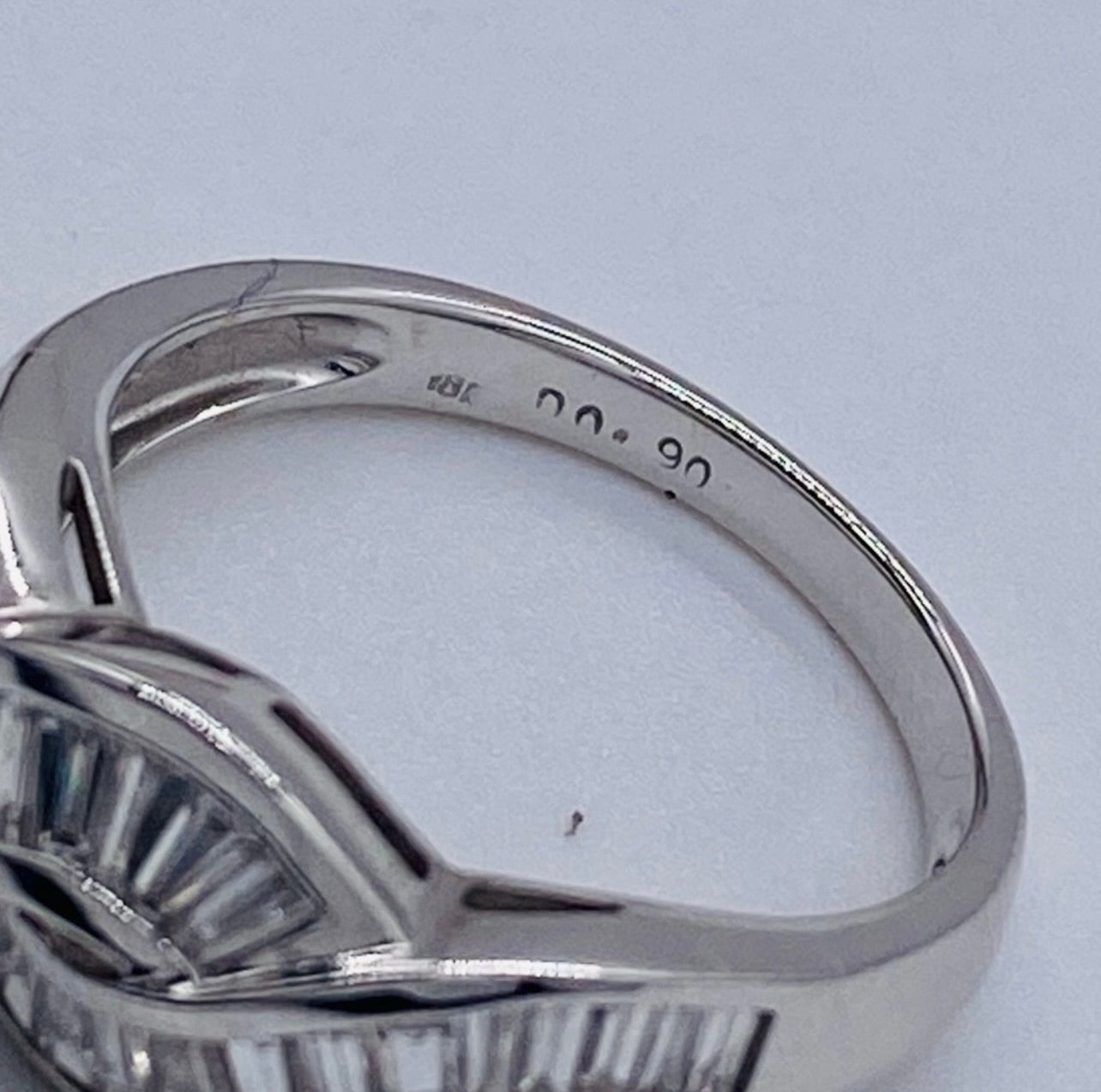 18k White Gold Woven Baguette Diamond Cluster Band Ring