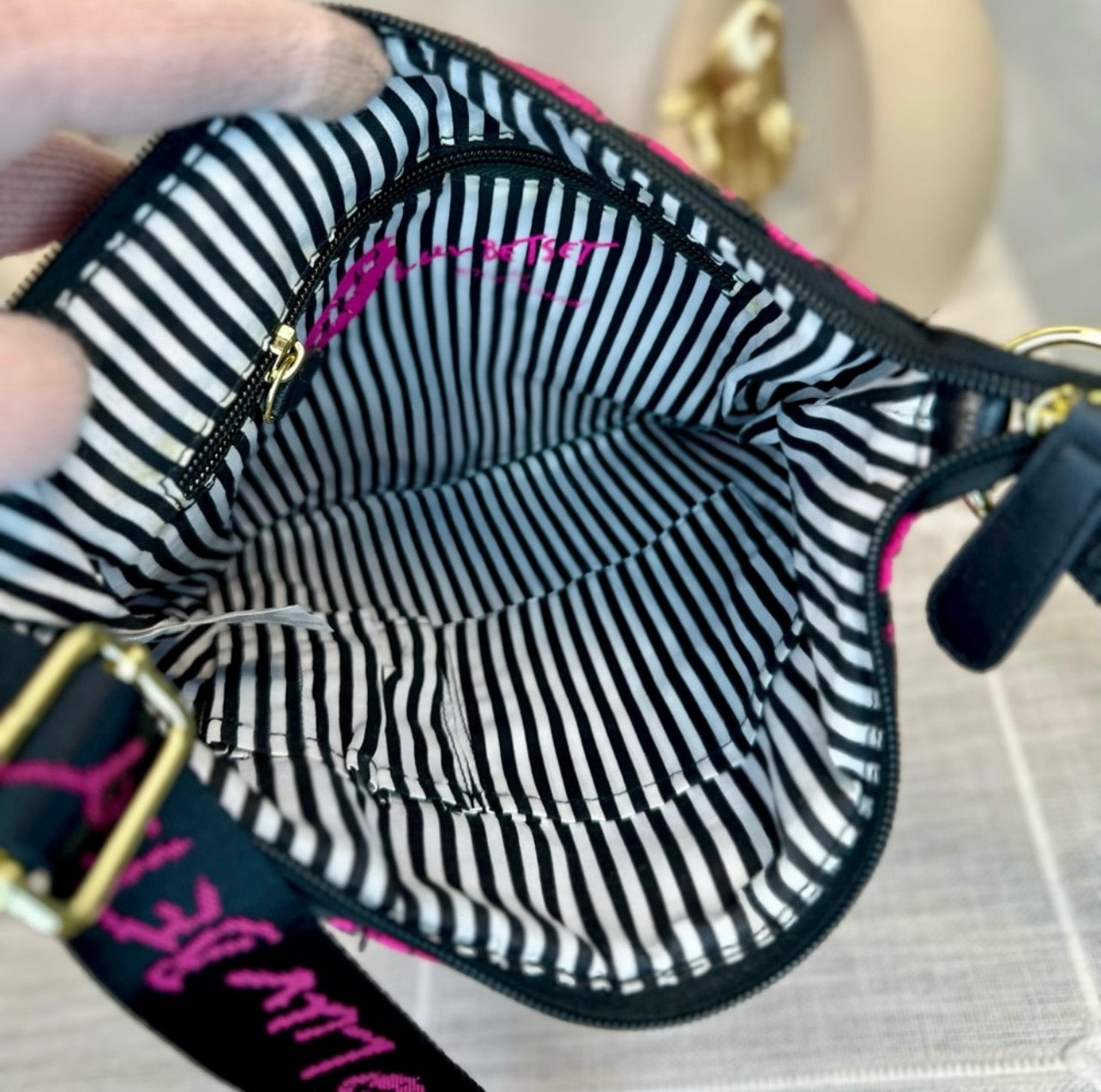 LUV by Betsey Johnson Black w/ Hot Pink Lips Pattern Crossbody Bag