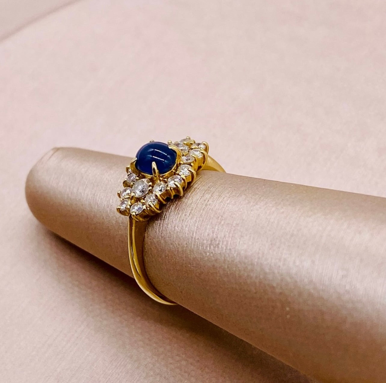 18k Yellow Gold Natural Star Sapphire & Diamond Ring