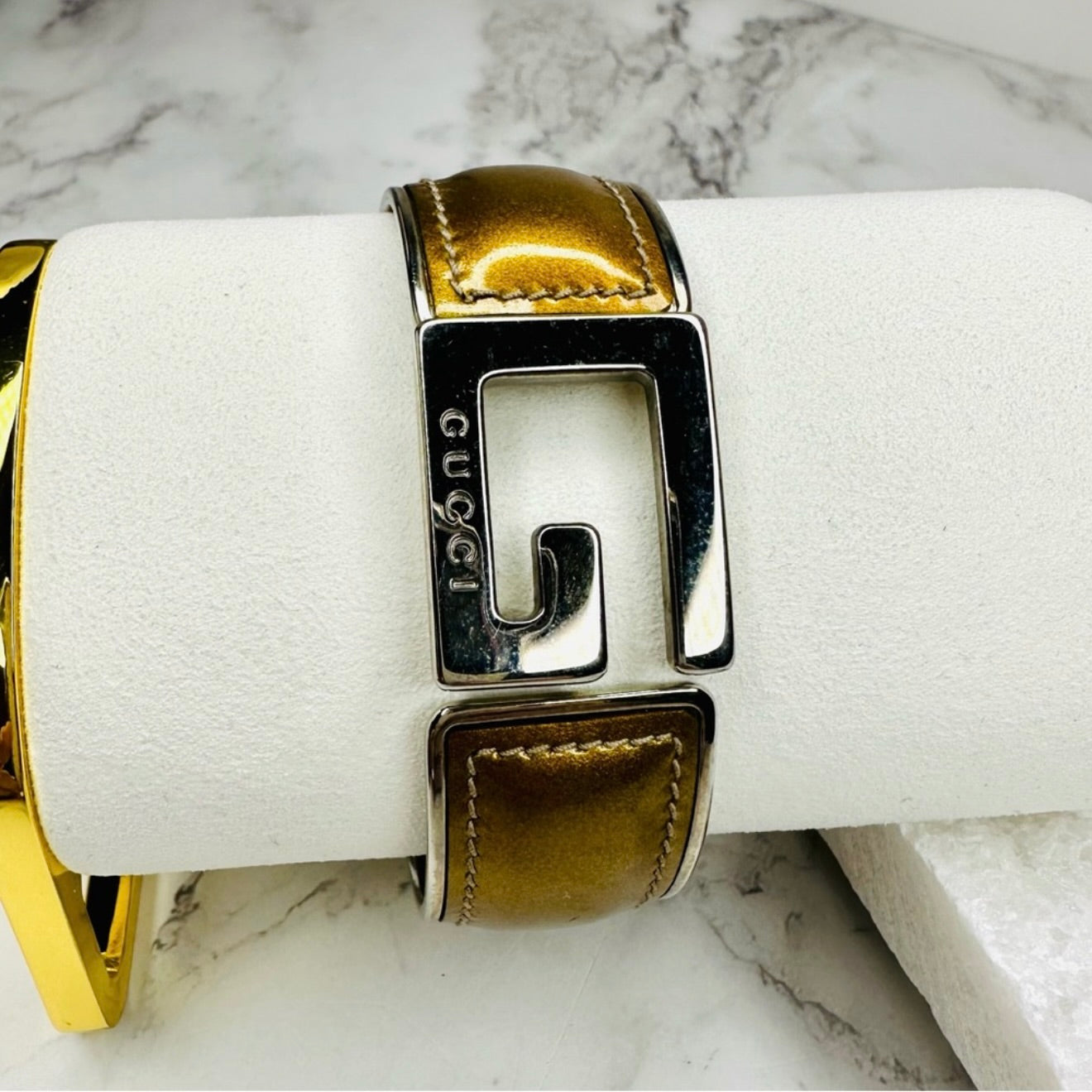 EUC Vintage GUCCI Wide Bronze Patent Leather G Brand Logo Hinge Bangle Bracelet