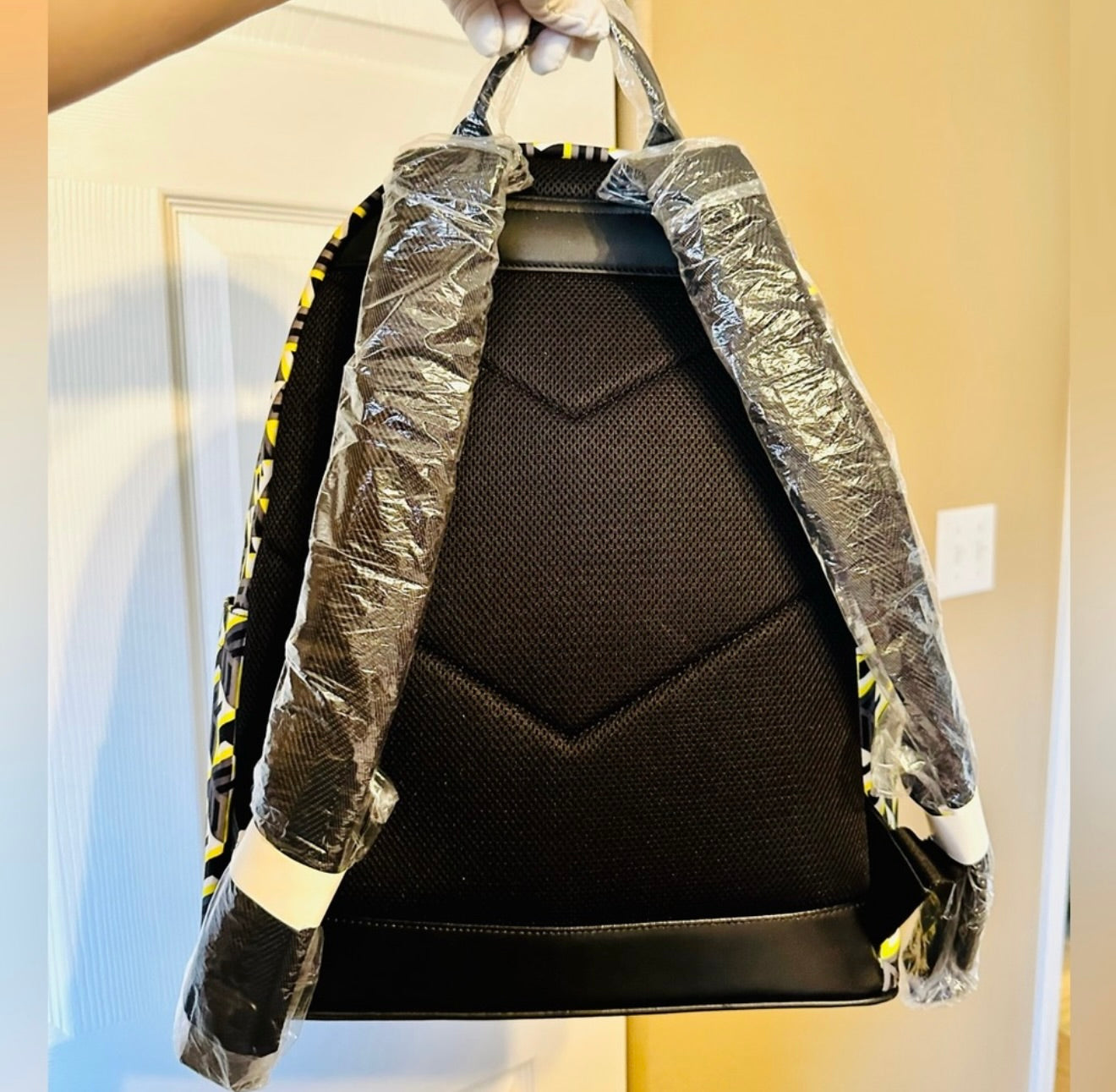 NEW! Unisex MCM Medium Stark Black & Yellow Cubic Logo Backpack