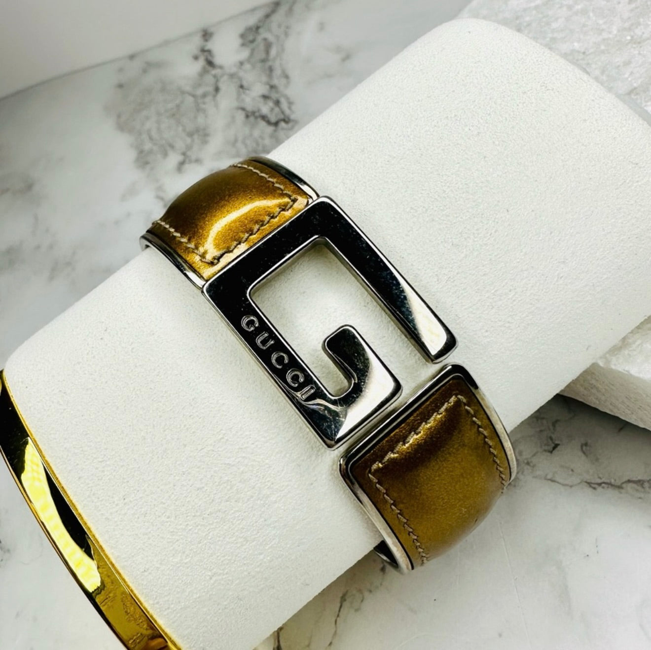 EUC Vintage GUCCI Wide Bronze Patent Leather G Brand Logo Hinge Bangle Bracelet