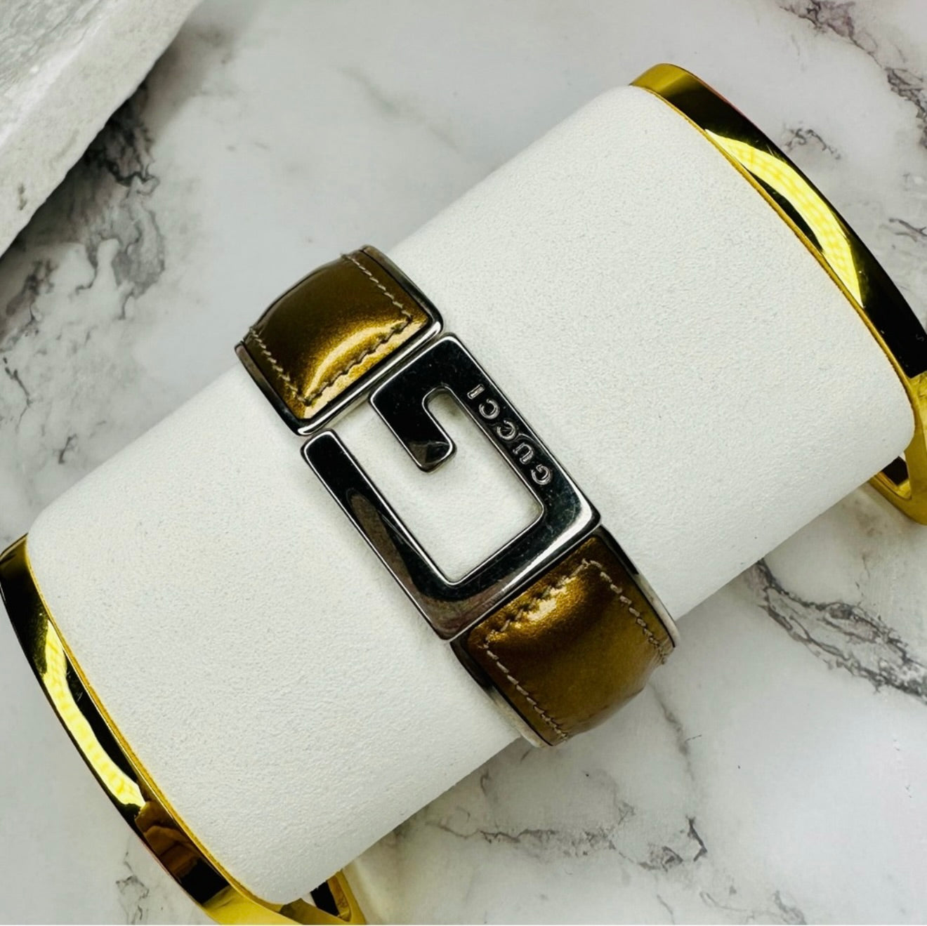 EUC Vintage GUCCI Wide Bronze Patent Leather G Brand Logo Hinge Bangle Bracelet