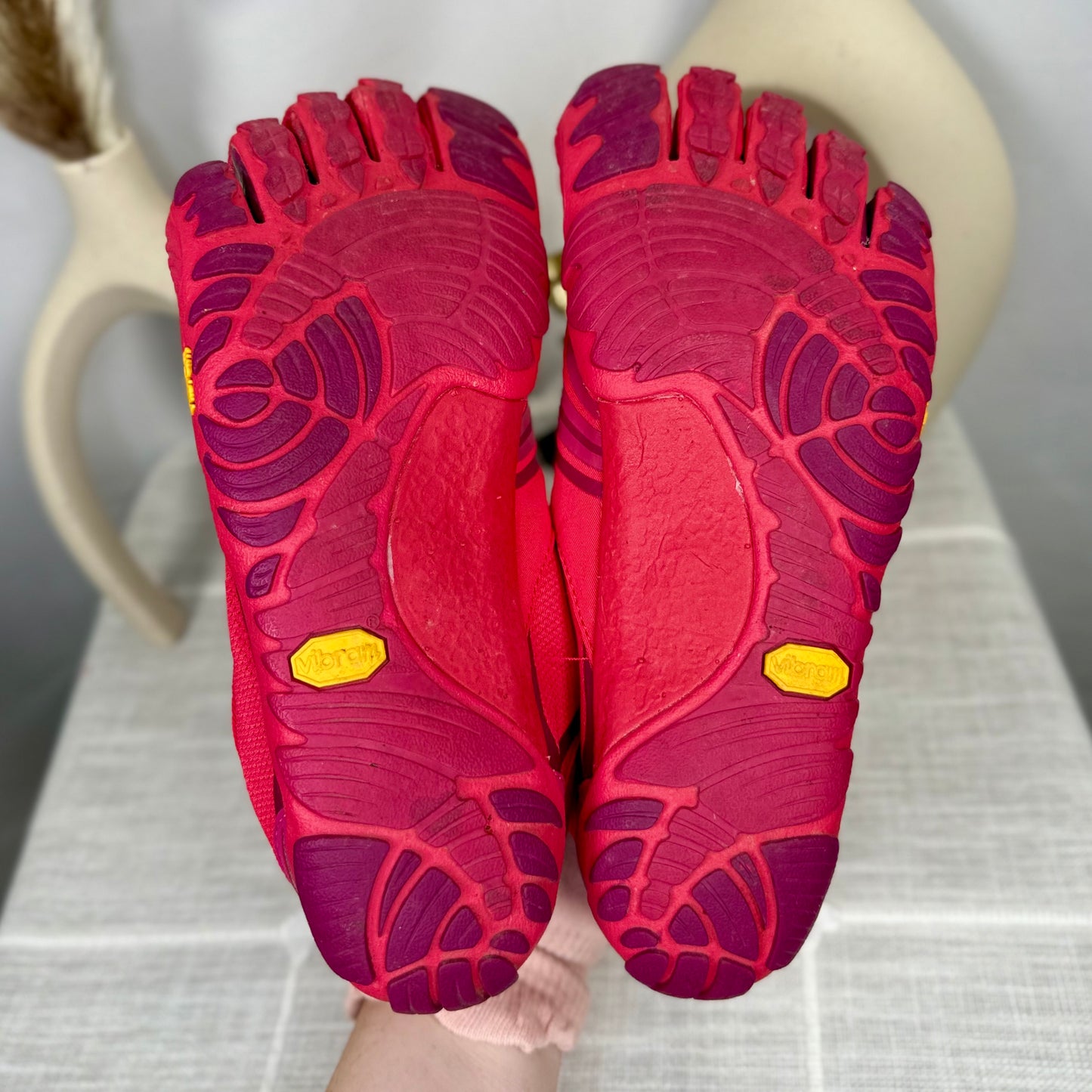 EUC Vibram Five Fingers 14W0701 KMD Sport LS Women's Red / Purple