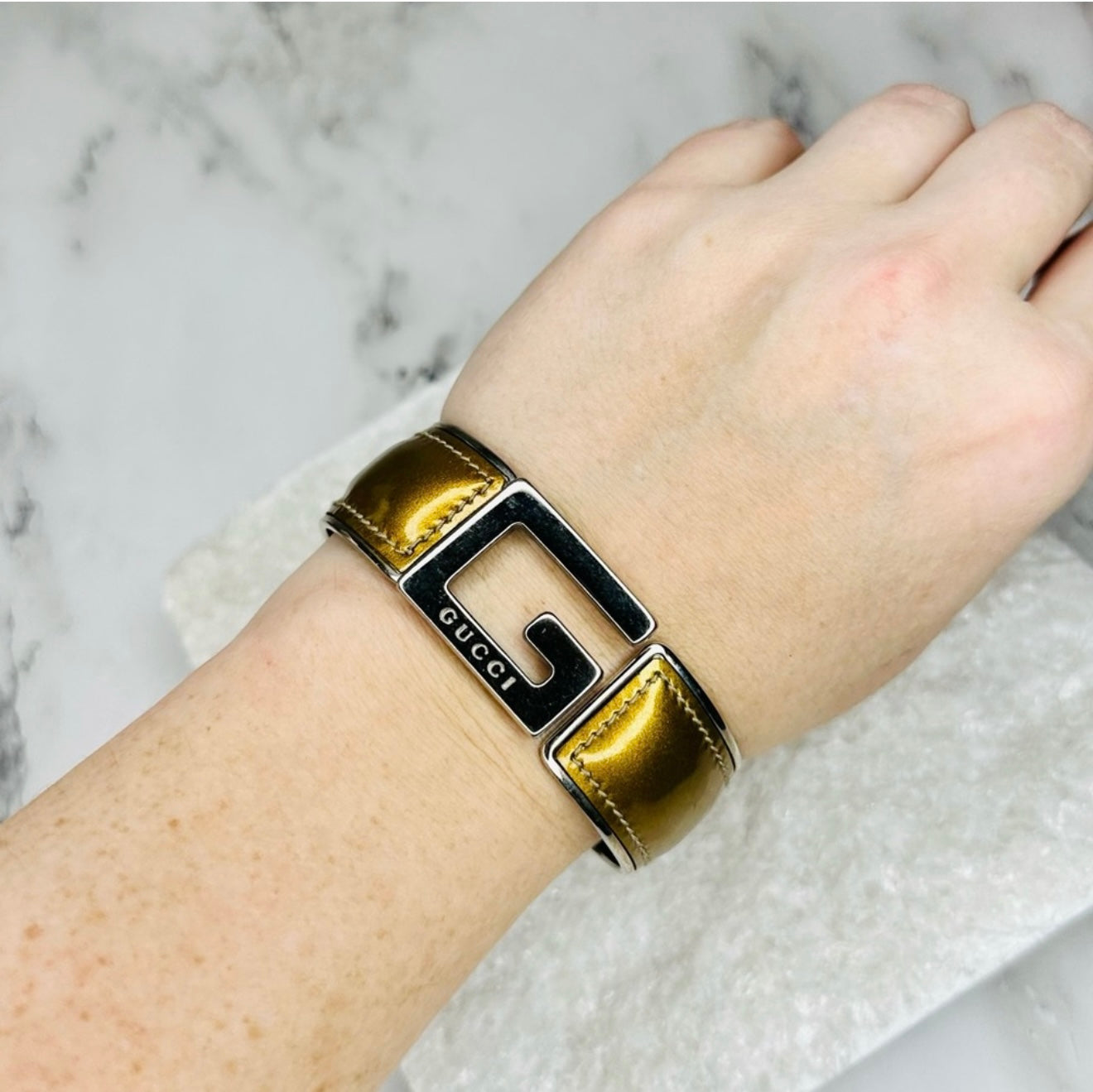 EUC Vintage GUCCI Wide Bronze Patent Leather G Brand Logo Hinge Bangle Bracelet