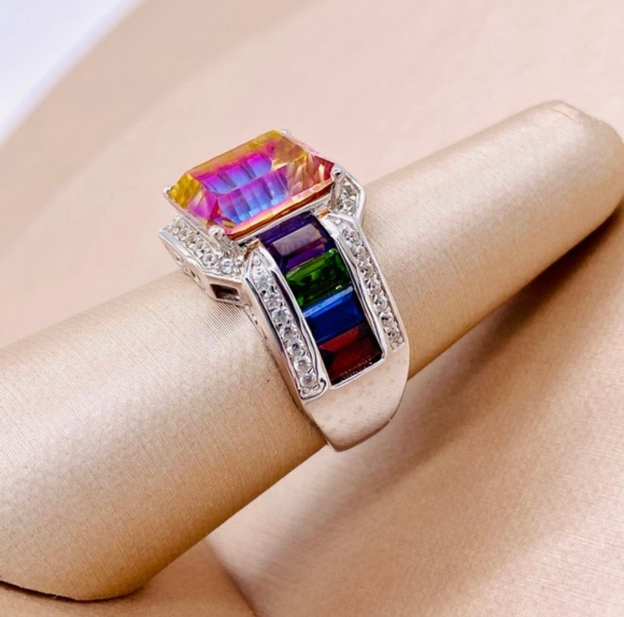 EUC Sterling Silver Bi Colored Topaz Cocktail Ring