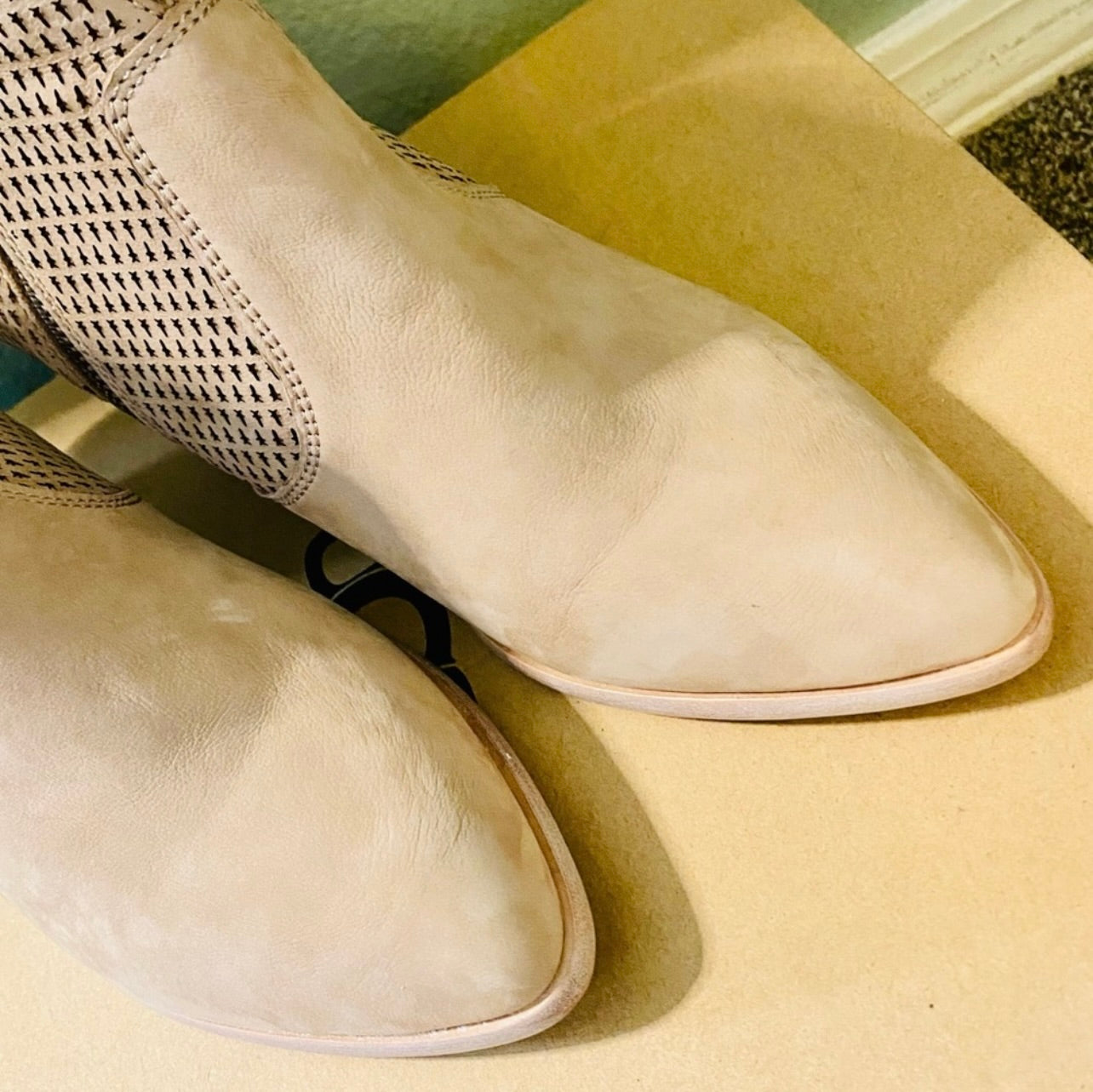 Frye Womens Jennifer Bootie Closed Toe Ankle Boot