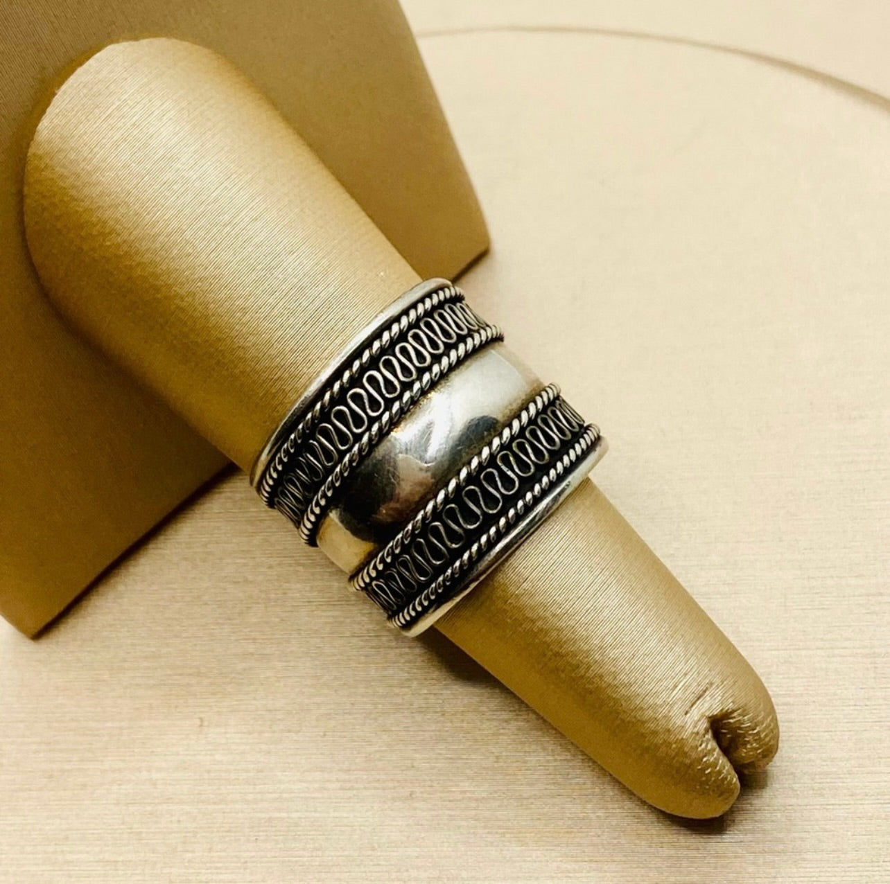 EUC Unisex 925 Sterling Silver Wide Bohemian Ring