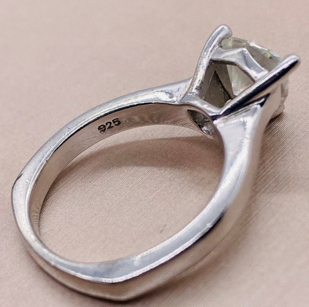 Sterling Silver Ring w/ 1.60CTW Colorless Forever One Moissanite Gemstone