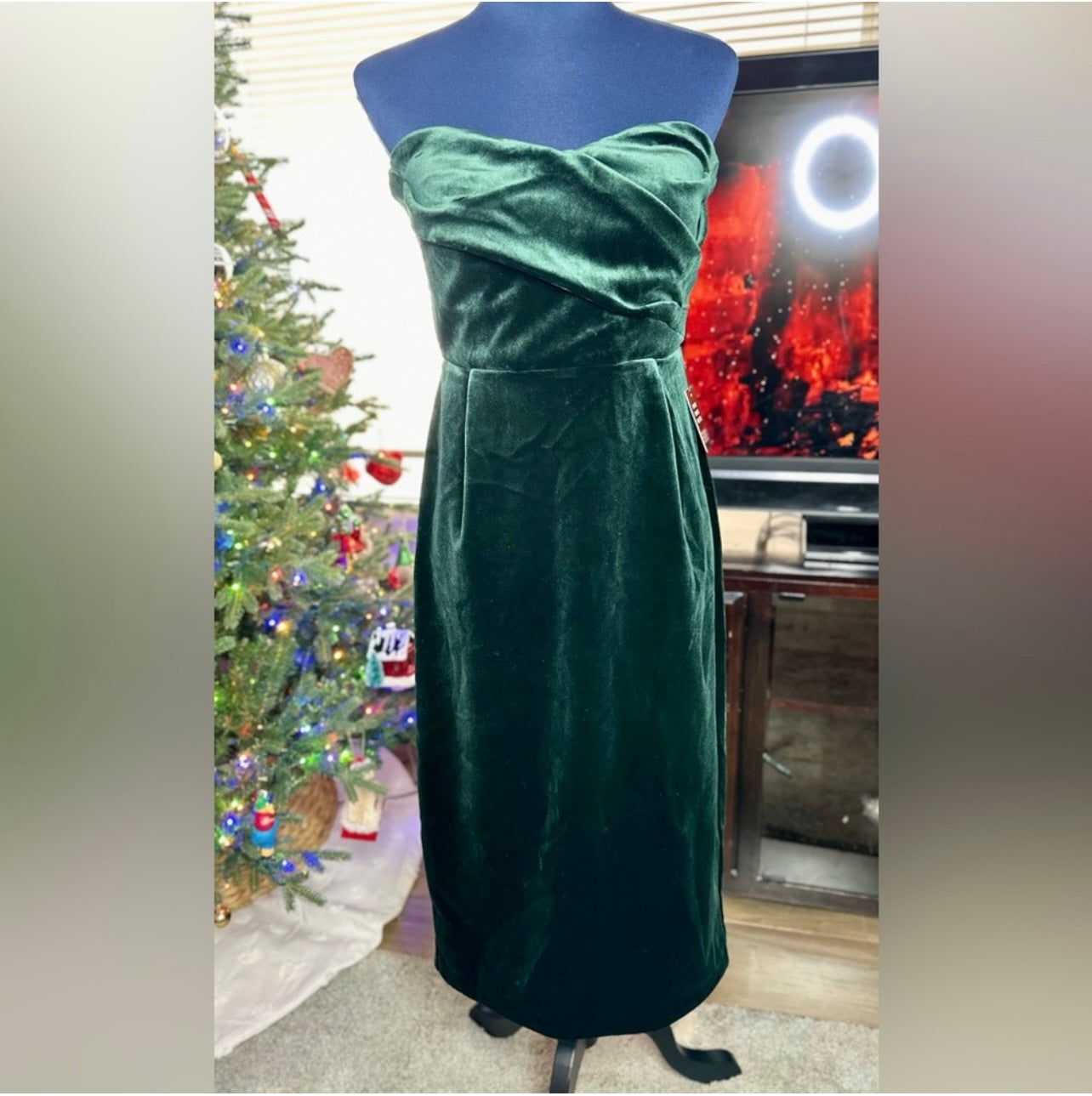 New Express Emerald Green Velvet Sweetheart Neckline Strapless Midi Sheath Dress