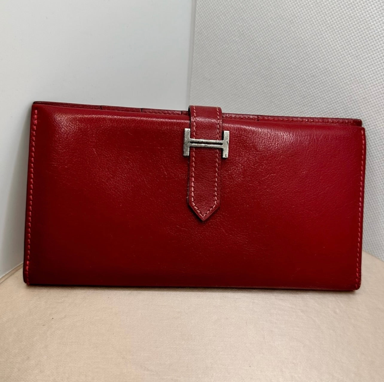 Hermés Dark Red Rouge Leather Bearn Verso Gusset Wallet