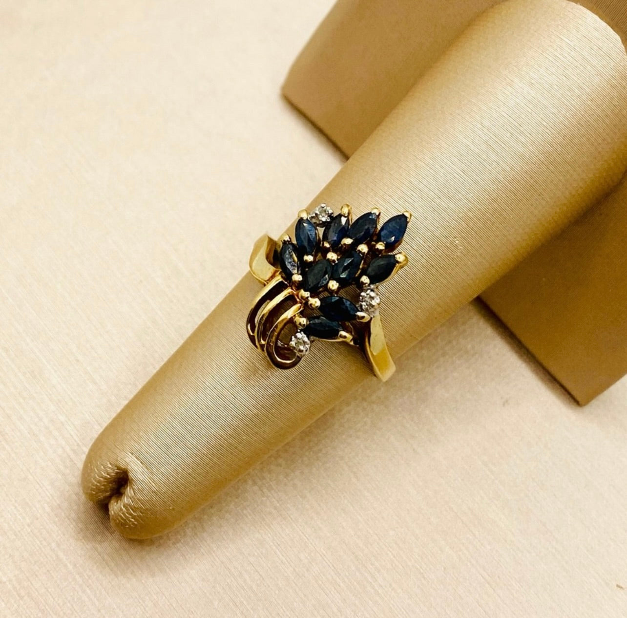 Vintage 10k Yellow Gold Blue Sapphire & Diamond Cocktail Ring