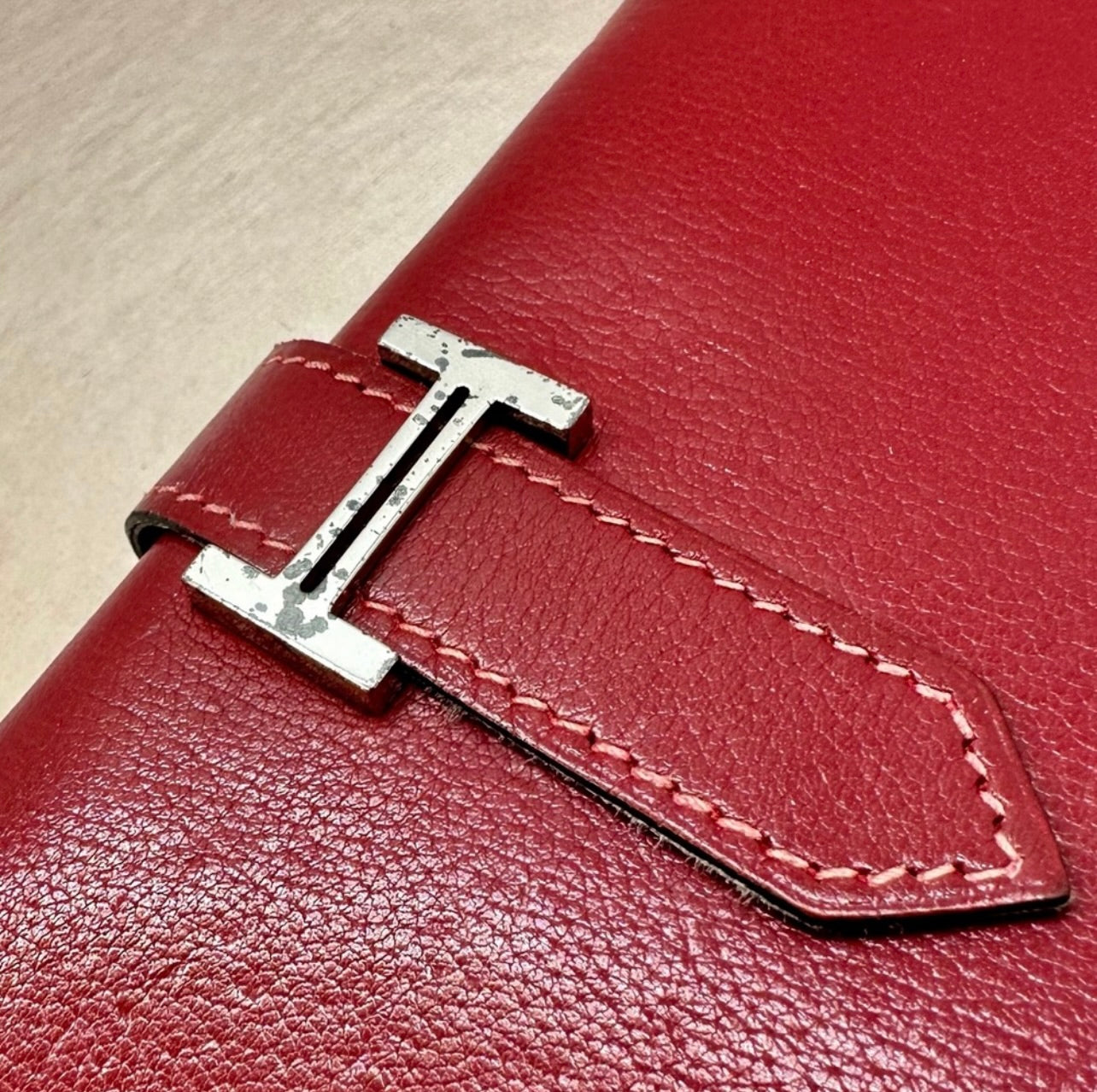 Hermés Dark Red Rouge Leather Bearn Verso Gusset Wallet