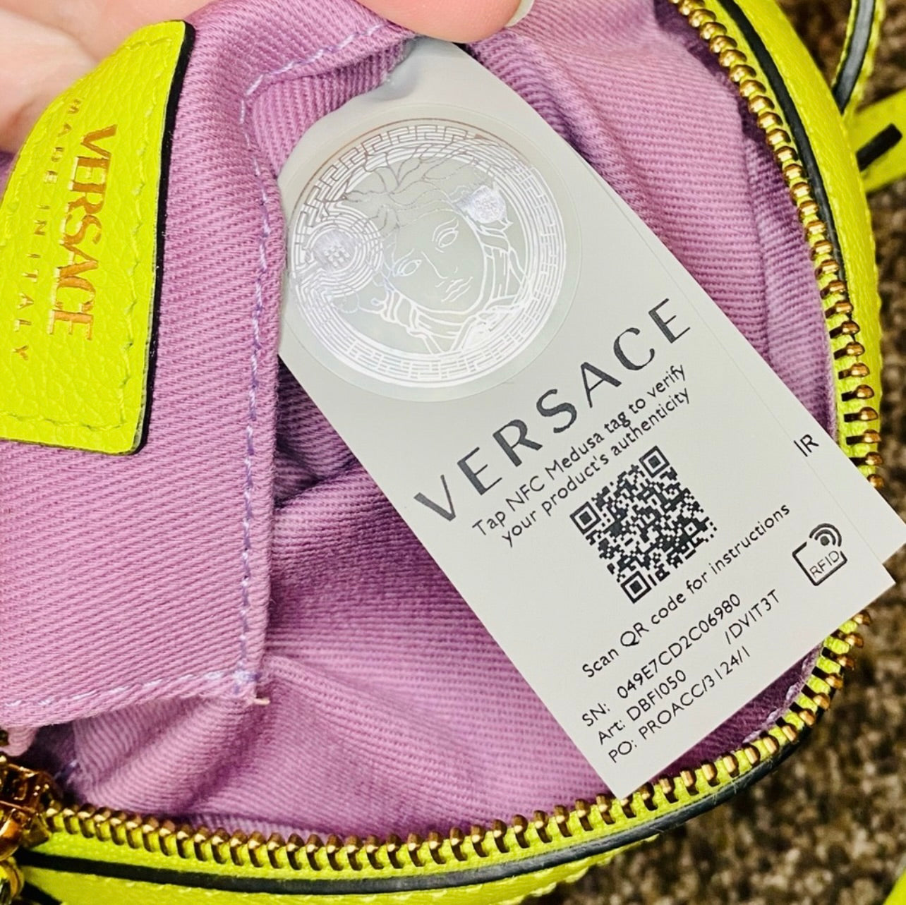 New Versace La Medusa Citron/Green Leather Disco Round Crossbody Bag