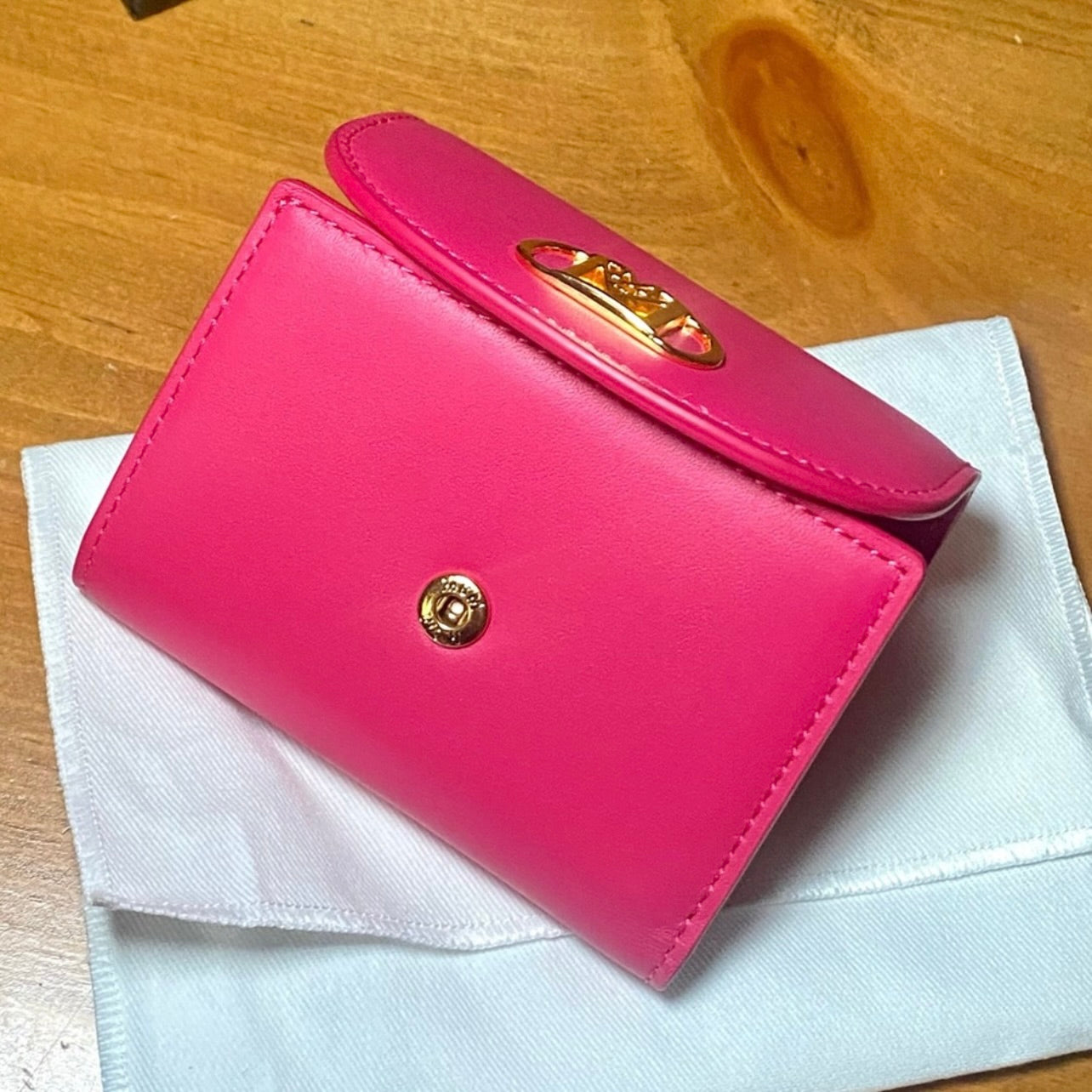 New MCM Beetroot Purple Nappa Leather Mode Travia Trifold Chain Wallet