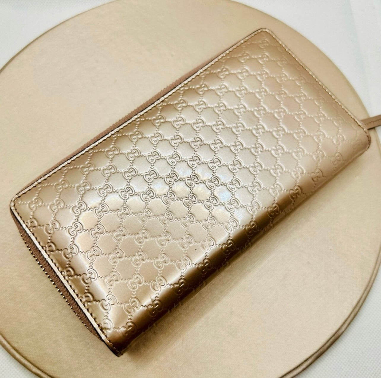 Gucci Bow Heart Zip Around Microguccissima Metallic Rose Gold Patent Leather Wallet