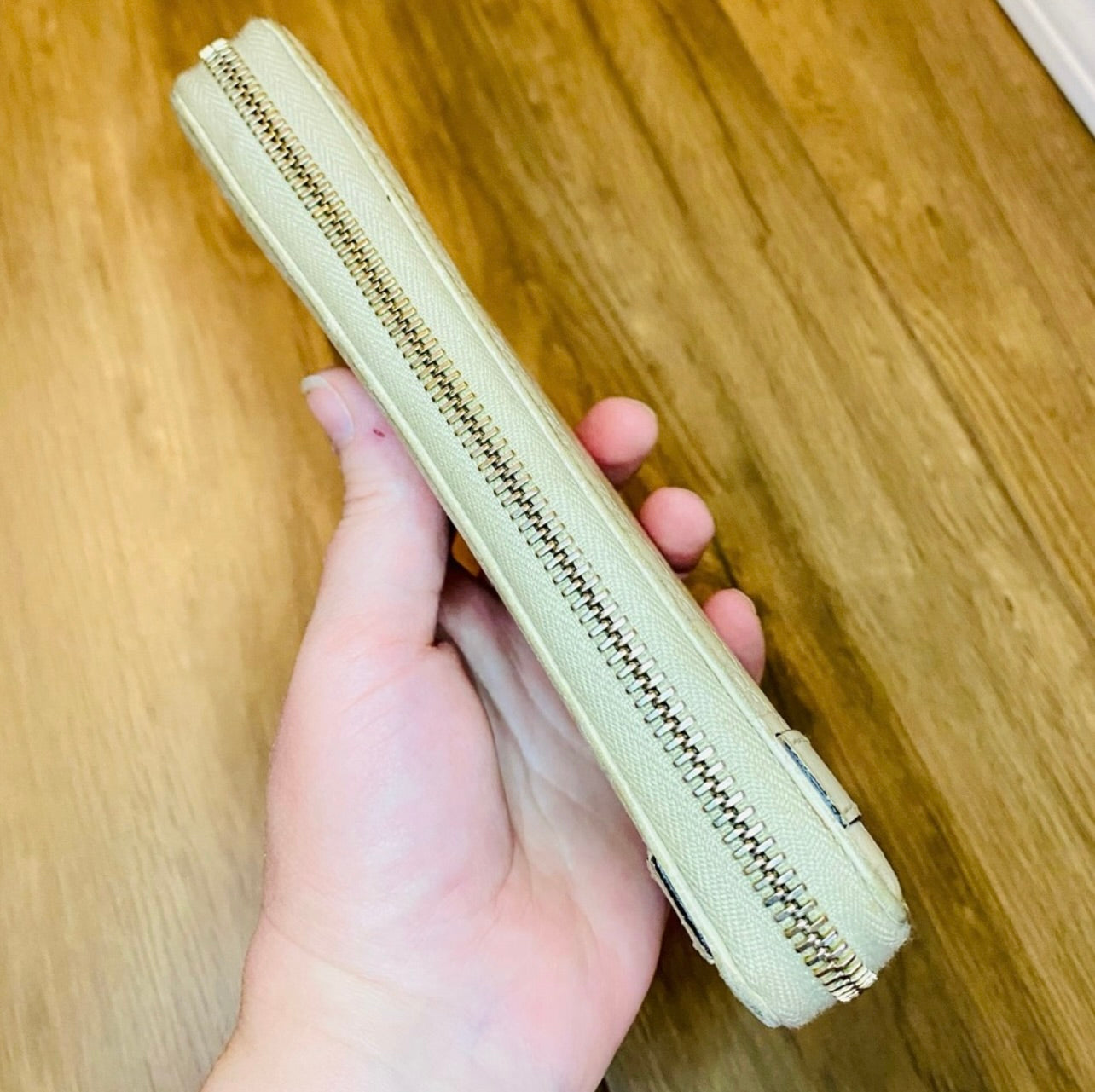 Gucci Off White Leather Microguccissima Nice Zip Around Wallet