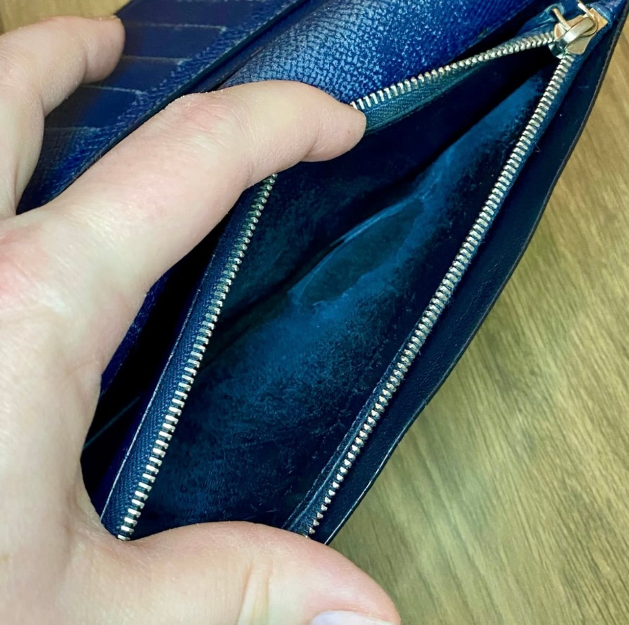 Unisex Dunhill London Dark Navy Blue Leather Banker Coat 16CC Wallet