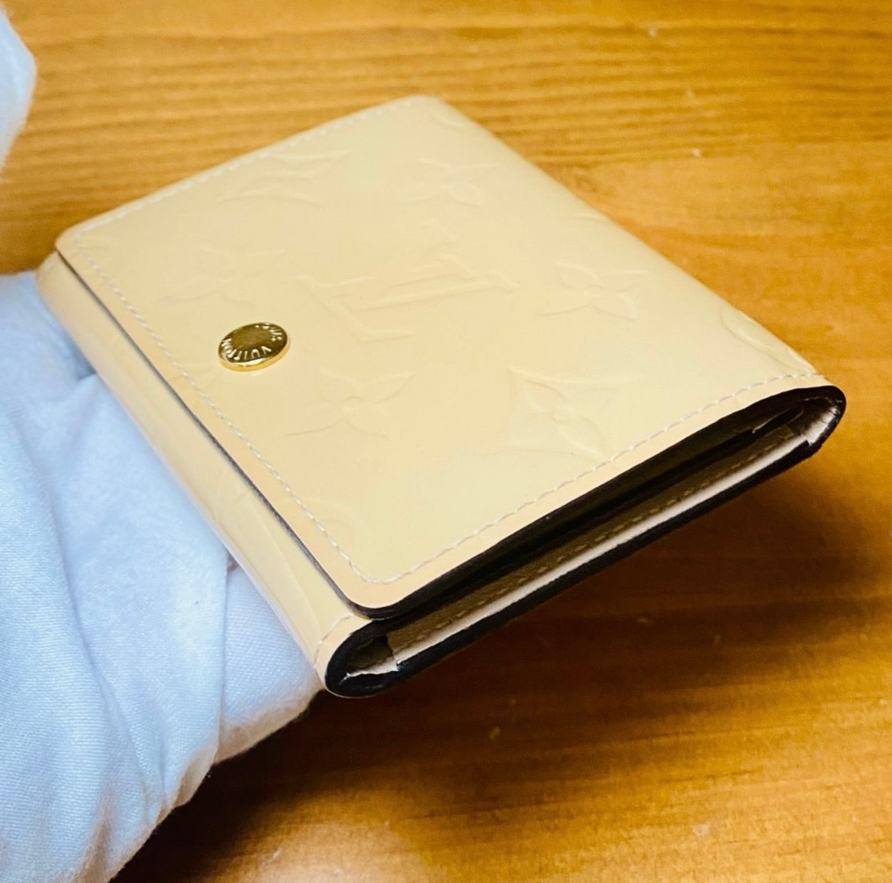 Louis Vuitton Cream Envelope Carte de Visite Monogram Vernis Wallet