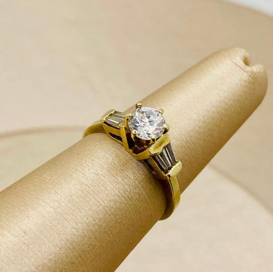 EUC Vintage 10K Yellow Gold Cubic Zirconia Three Stone Cocktail Ring