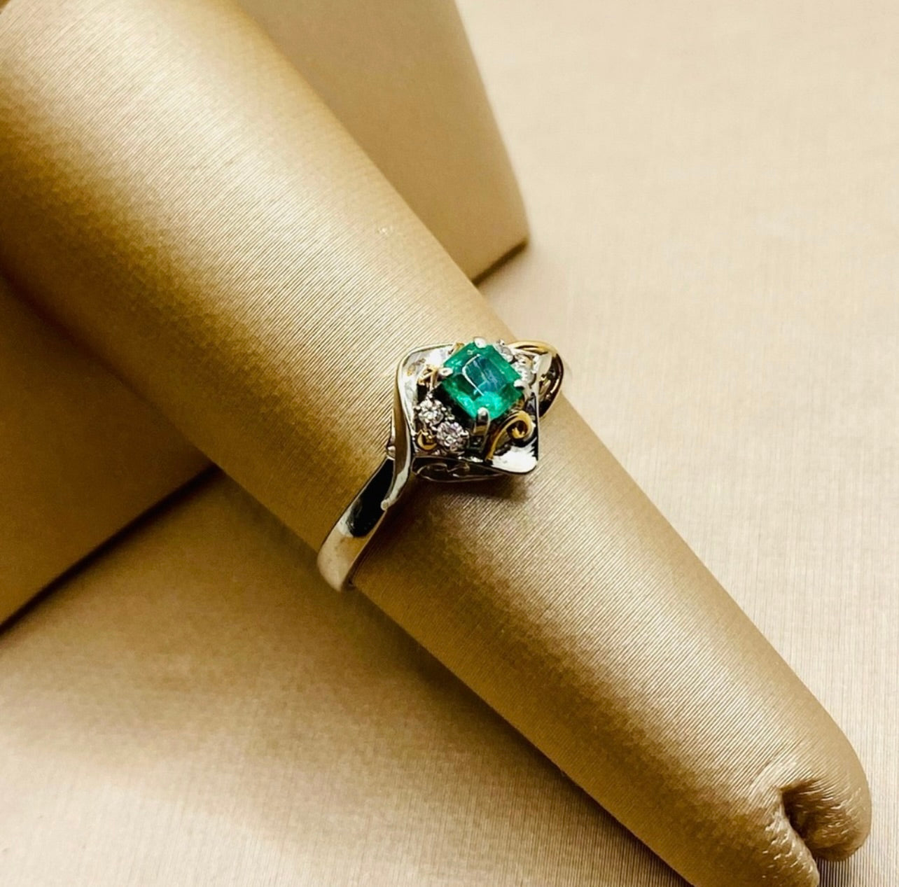 Estate Platinum Natural Emerald & Diamond Ring w/ 18k Yellow Gold Accents