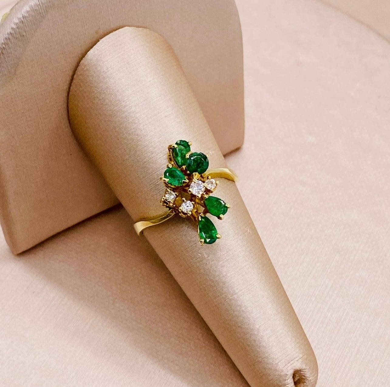 18k Yellow Gold Antique Diamond & Emerald Cluster Flower Ring