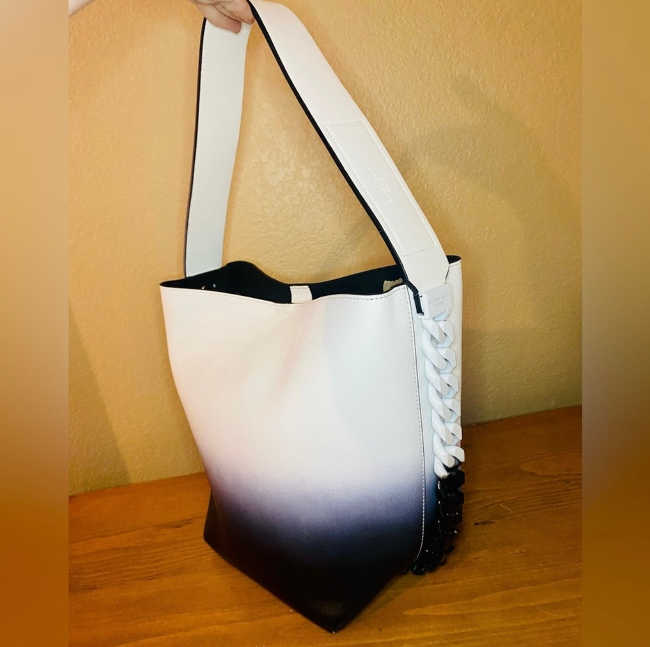 EUC Givenchy White & Black Calfskin Infinity Ombre Matte Chain Link Hobo Bag