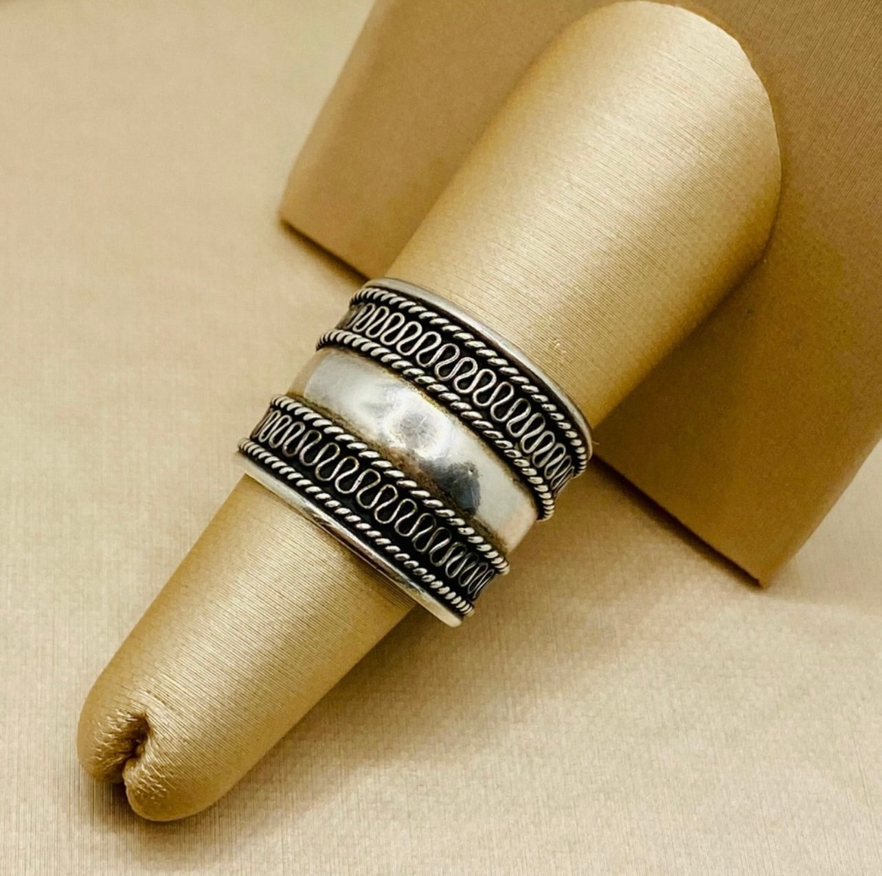 EUC Unisex 925 Sterling Silver Wide Bohemian Ring