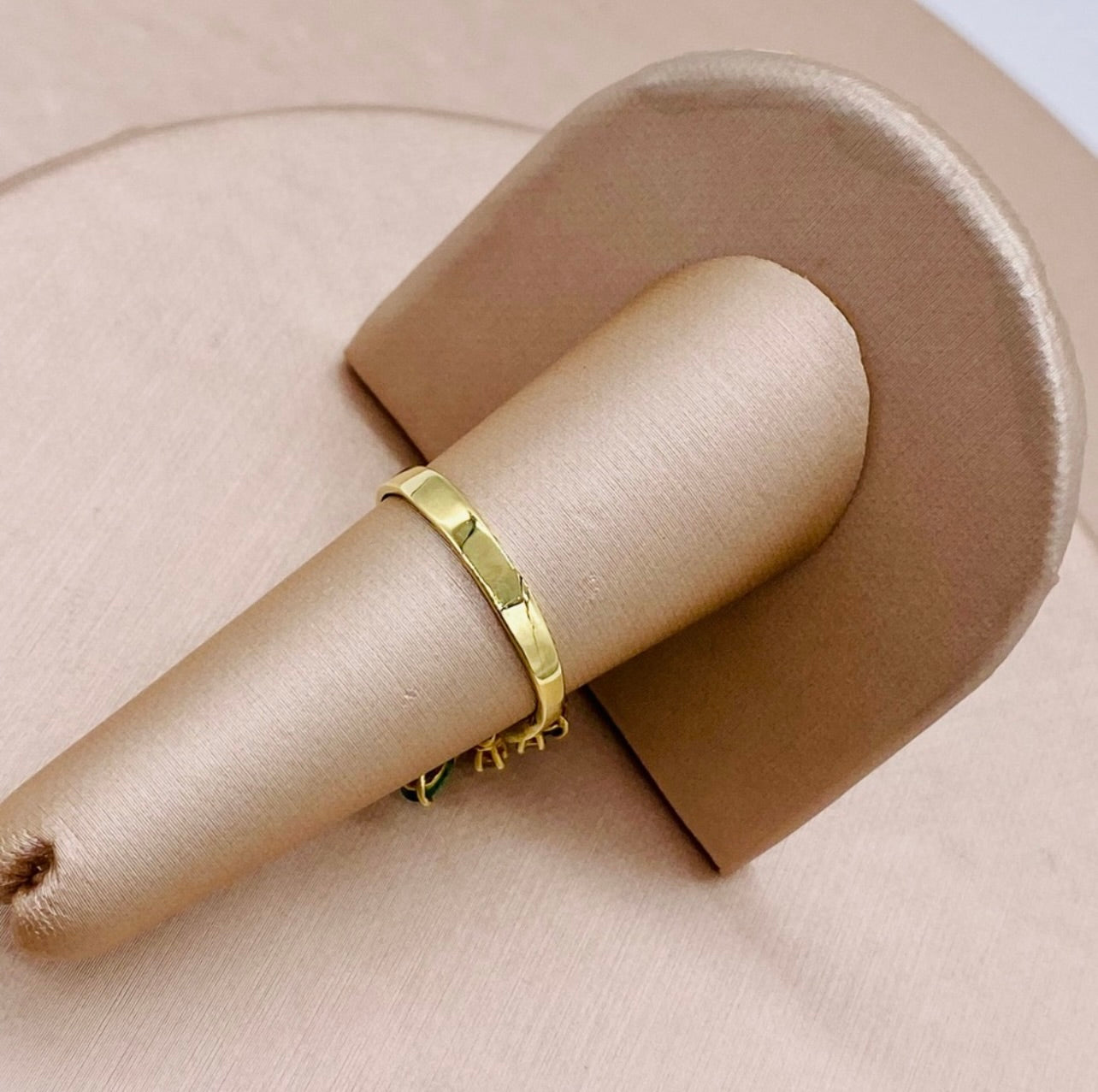 18k Yellow Gold Antique Diamond & Emerald Cluster Flower Ring