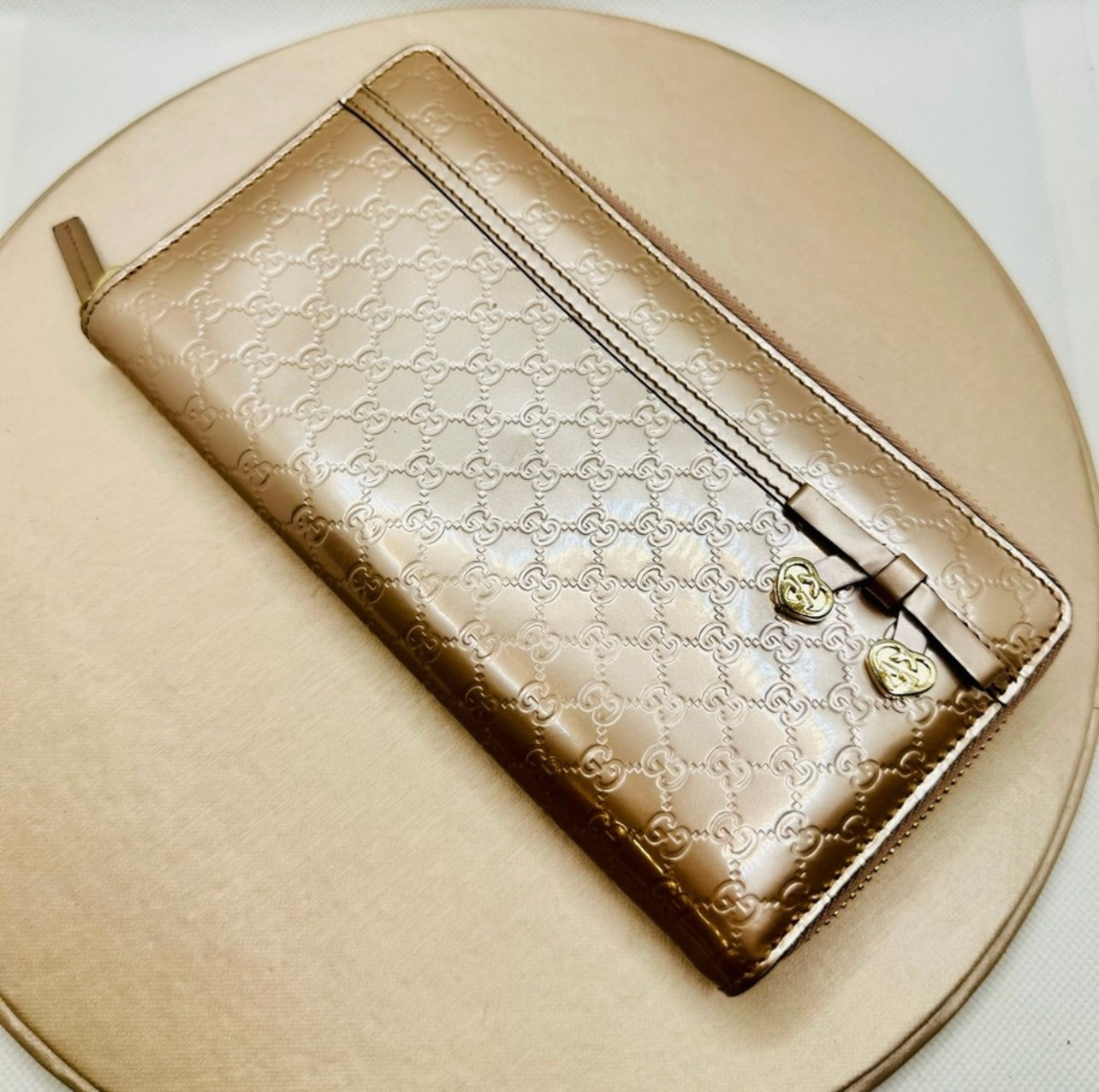 Gucci Bow Heart Zip Around Microguccissima Metallic Rose Gold Patent Leather Wallet