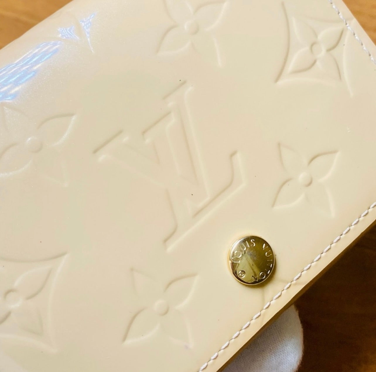 Louis Vuitton Cream Envelope Carte de Visite Monogram Vernis Wallet