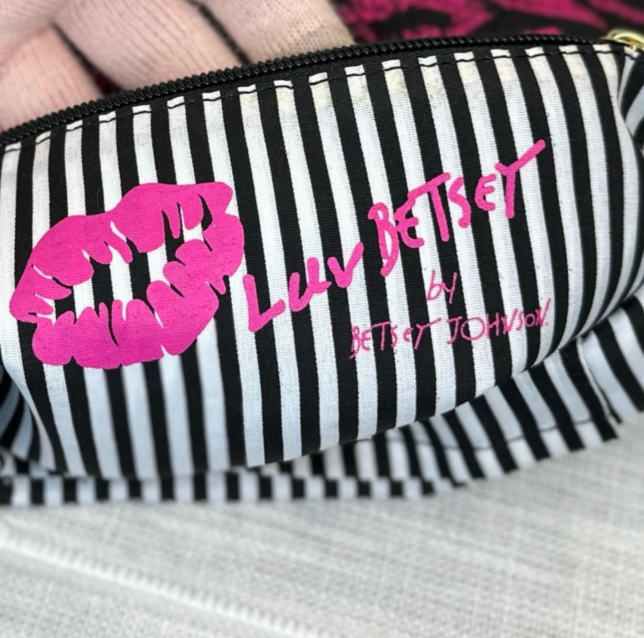 LUV by Betsey Johnson Black w/ Hot Pink Lips Pattern Crossbody Bag