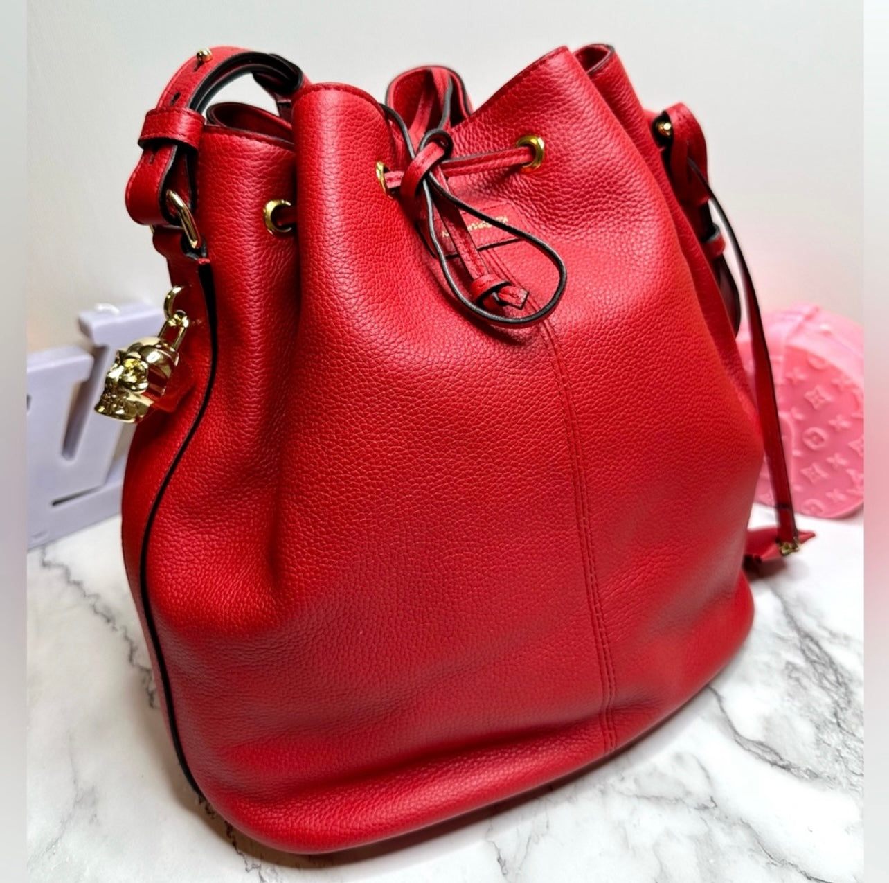 New Alexander McQueen Secchiello Red Pebbled Leather Skull Padlock Bucket Bag