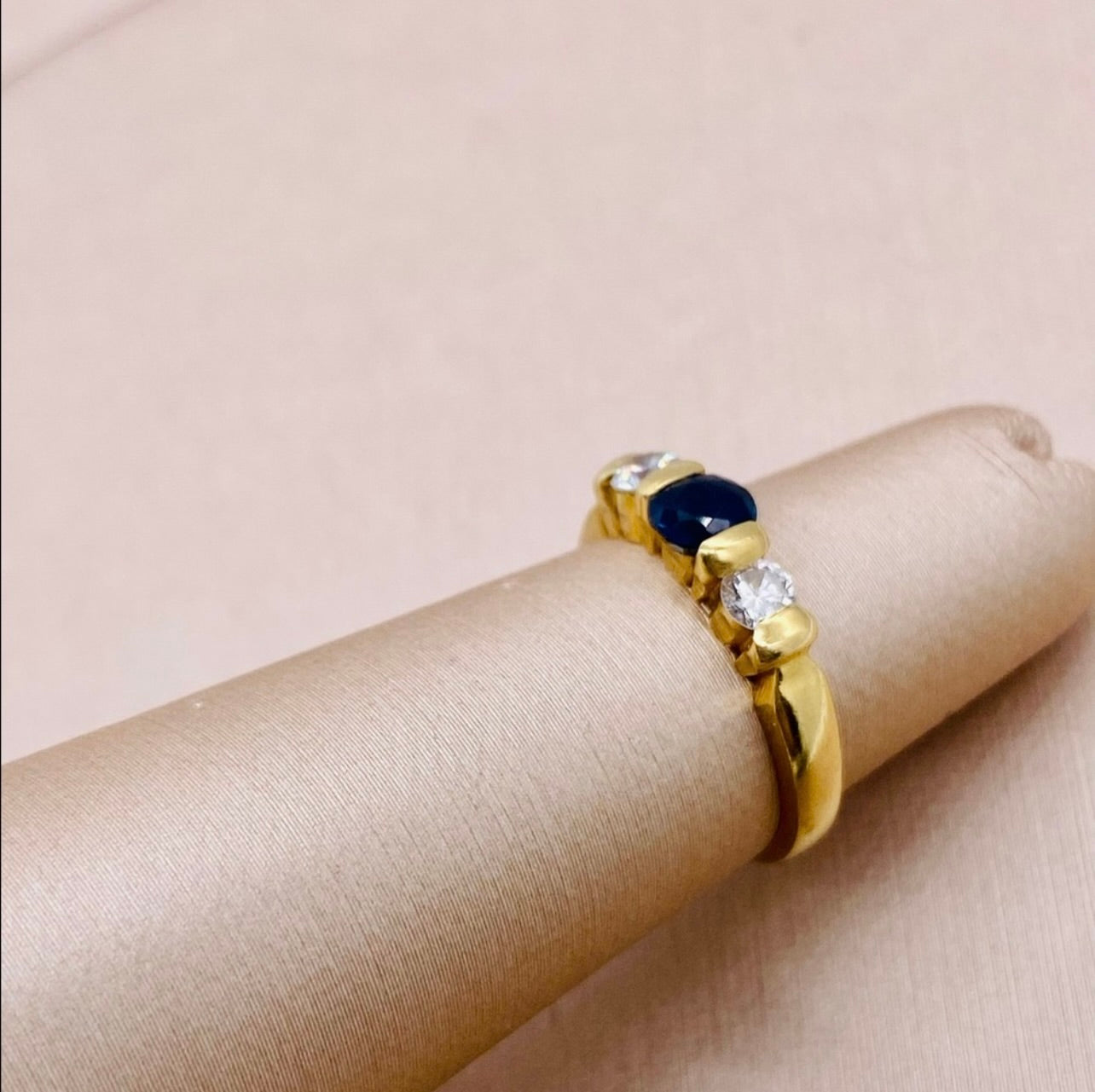 18k Yellow Gold Estate Bright Blue Sapphire & Diamond Ring