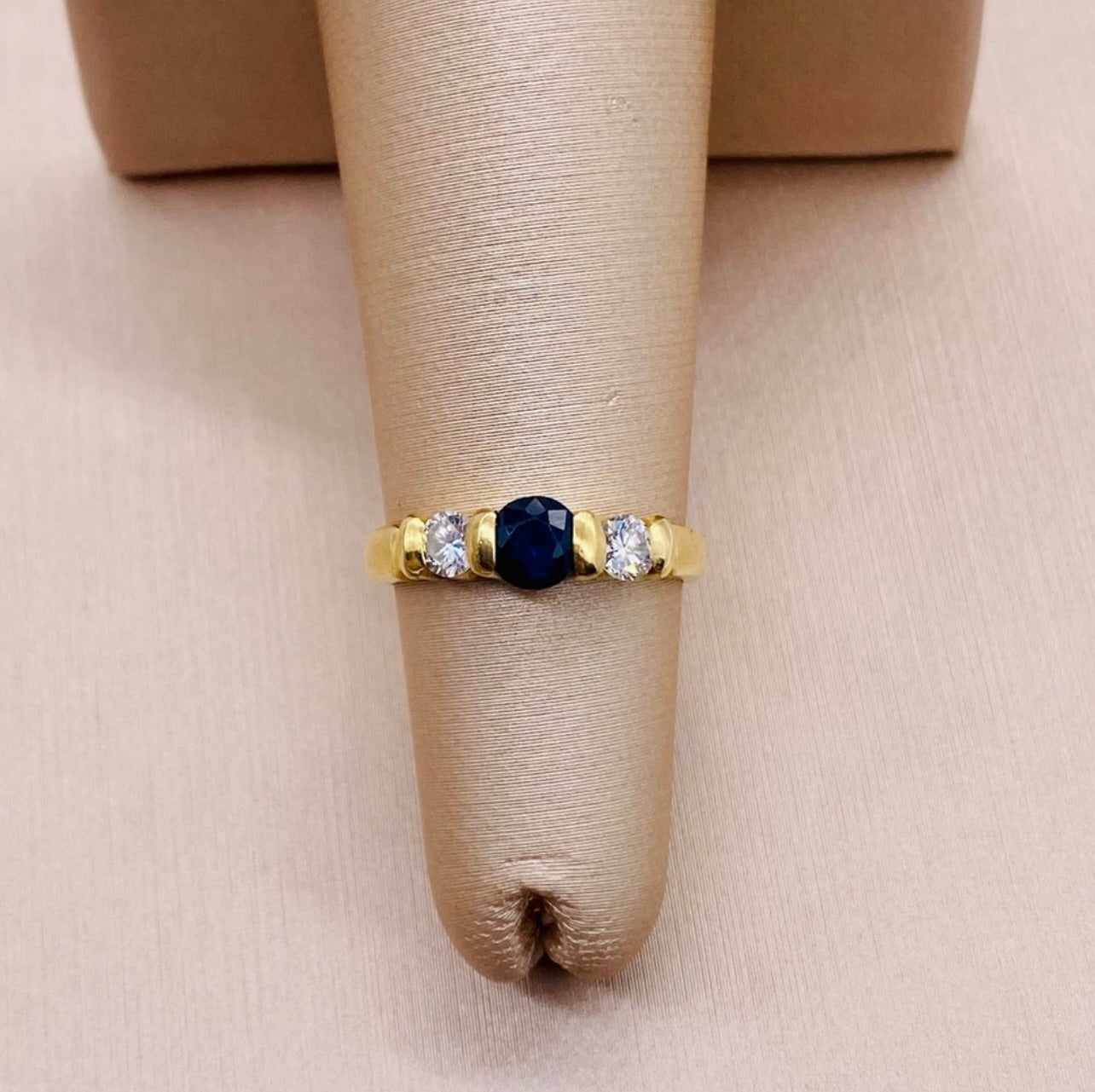18k Yellow Gold Estate Bright Blue Sapphire & Diamond Ring