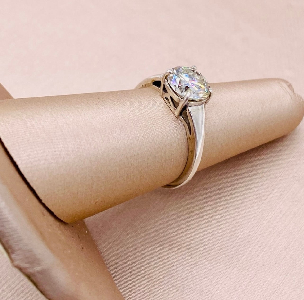 EUC Sterling Silver 2 ct Round Moissanite Engagement Ring