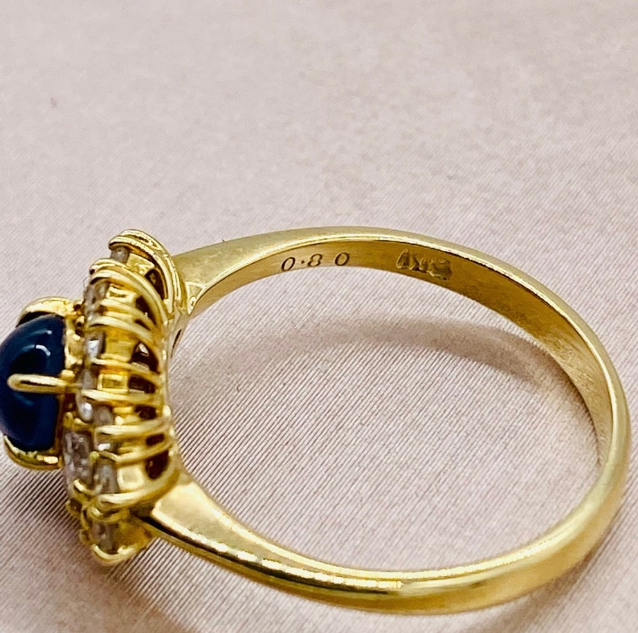 18k Yellow Gold Natural Star Sapphire & Diamond Ring